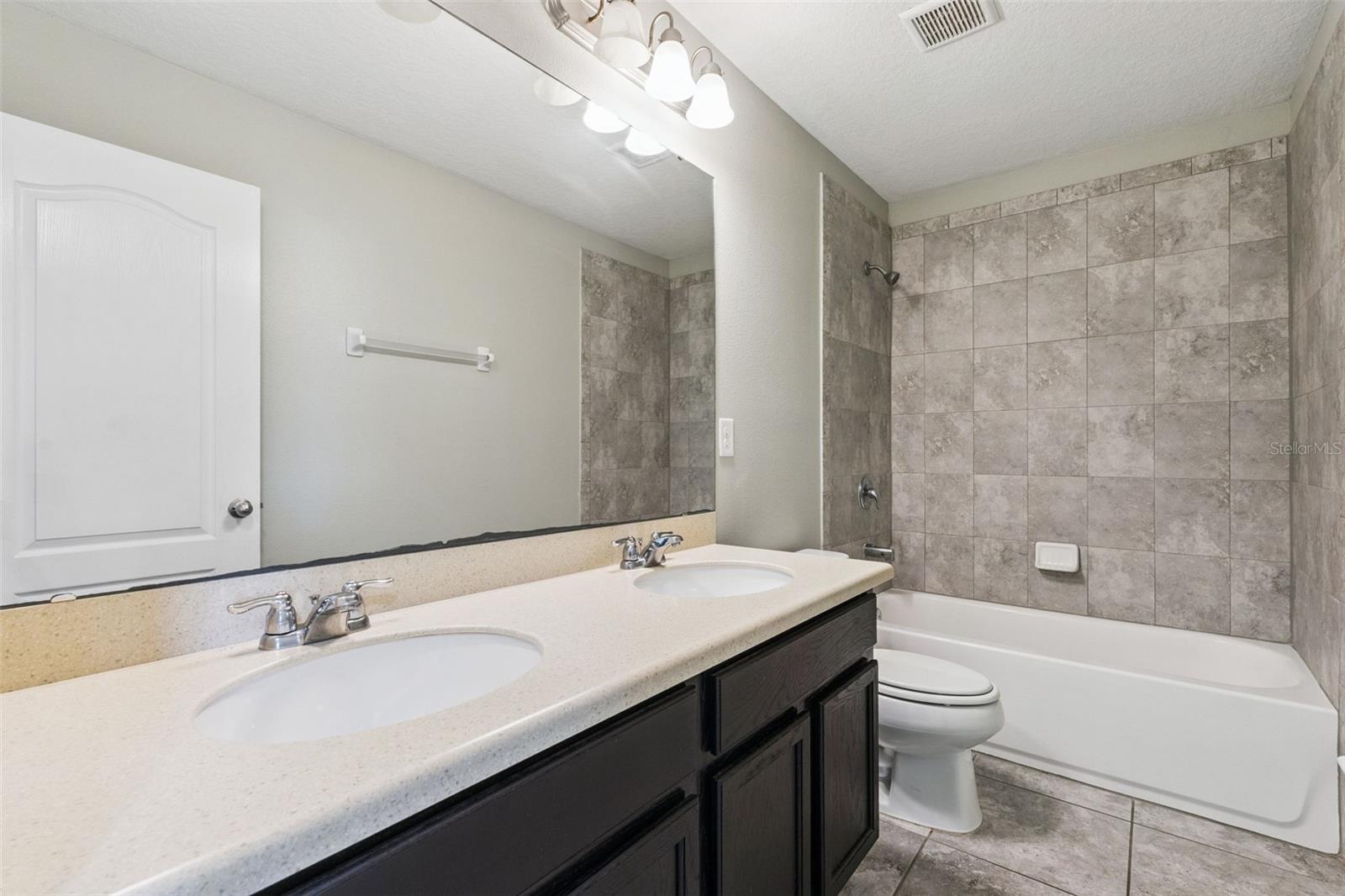 618 Merry Brook Cir Property Photo 17