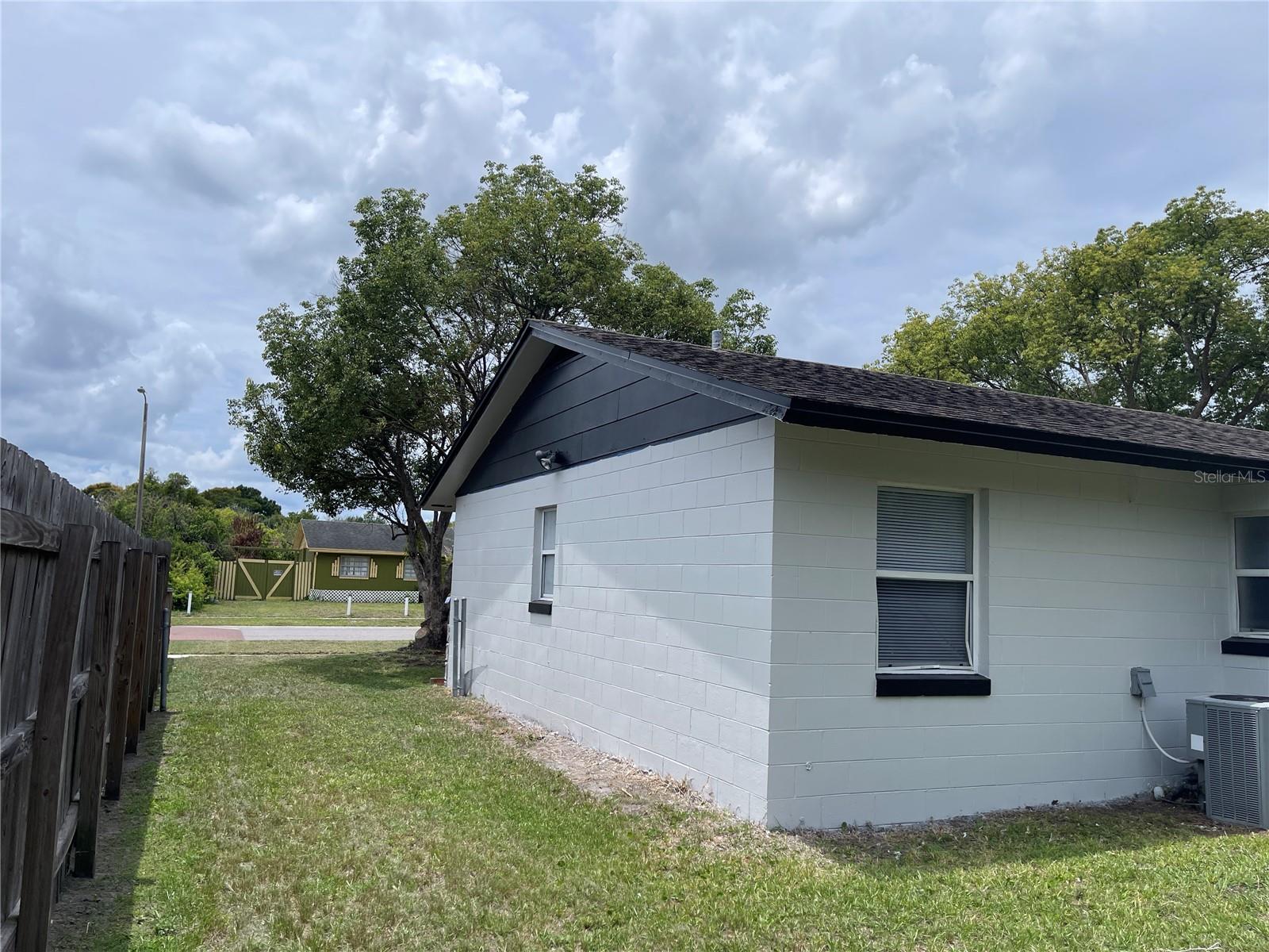4321 Chateau Rd Property Photo 5