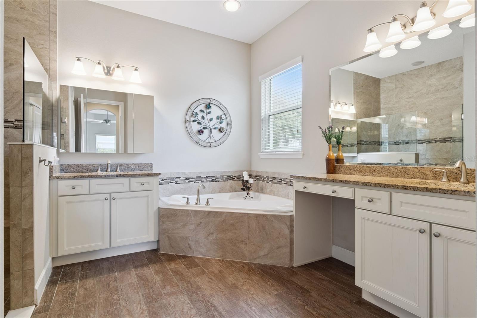 1365 Brayford Pt Property Photo 18