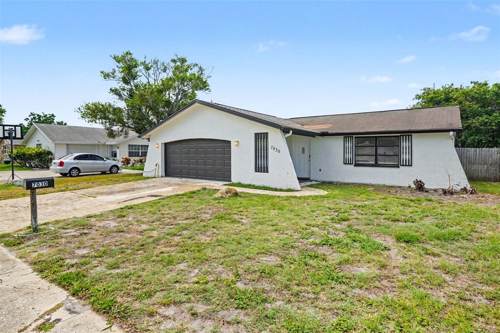 7030 Ingleside Dr Property Photo 2