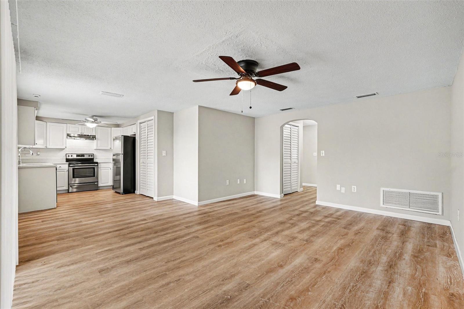 7030 Ingleside Dr Property Photo 5