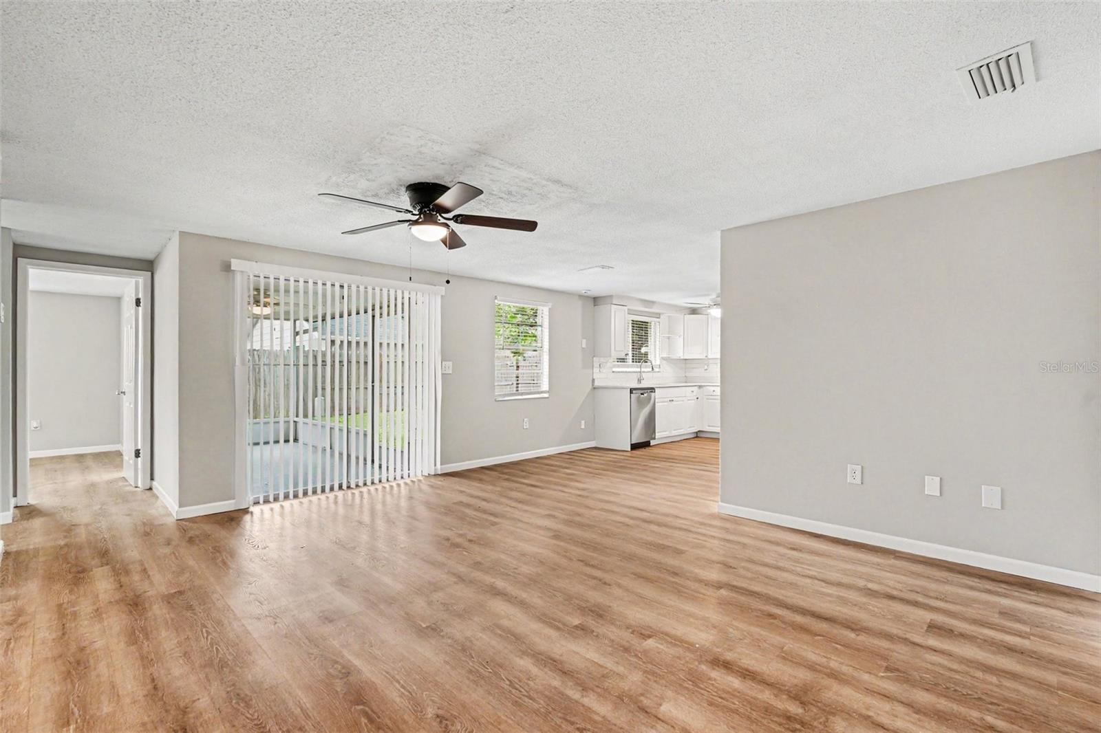 7030 Ingleside Dr Property Photo 6