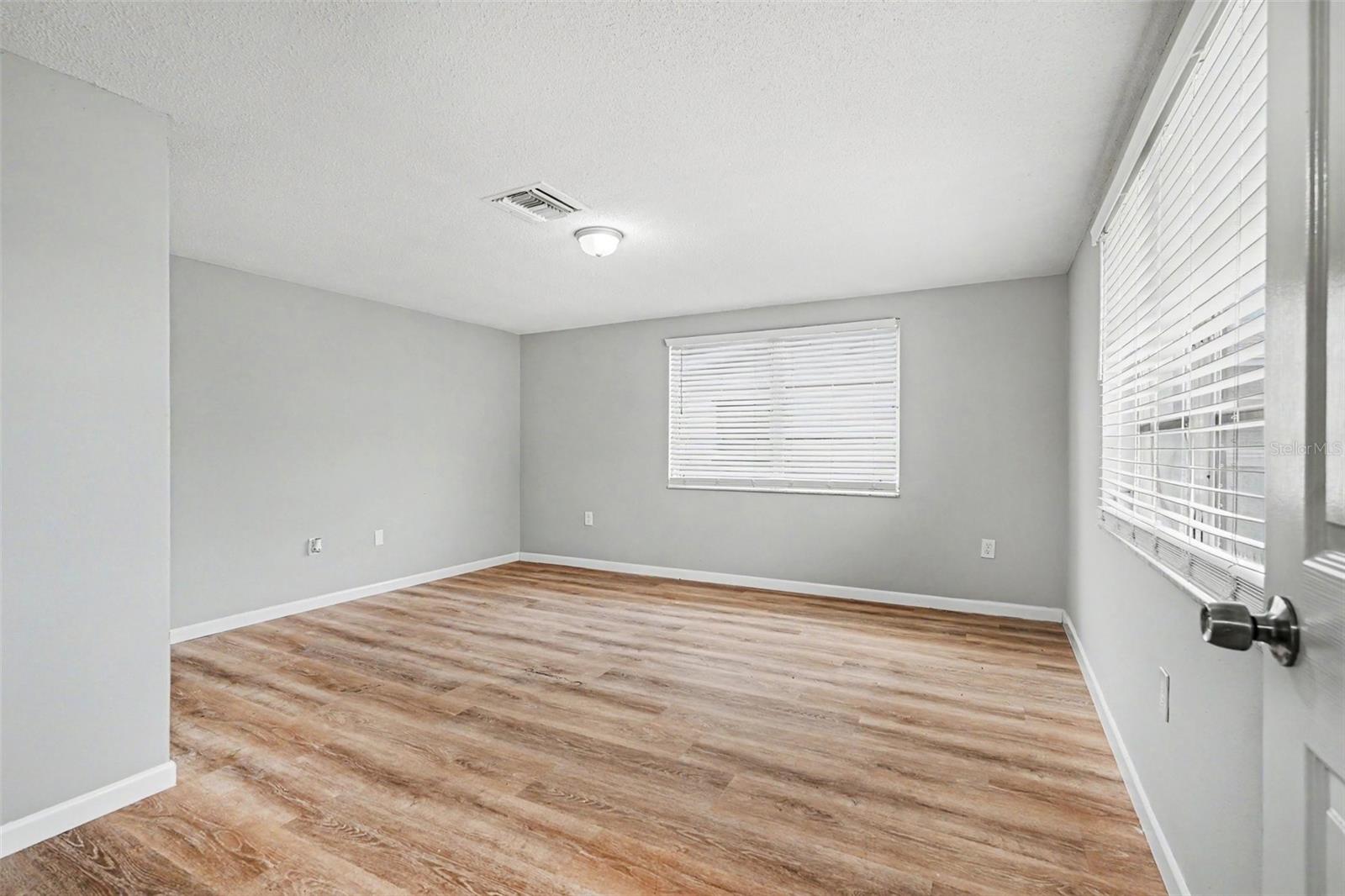 7030 Ingleside Dr Property Photo 10