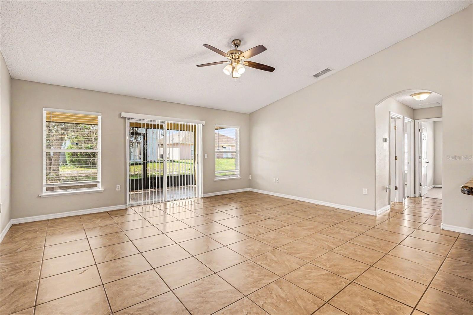 300 Kingfish Dr Property Photo 5