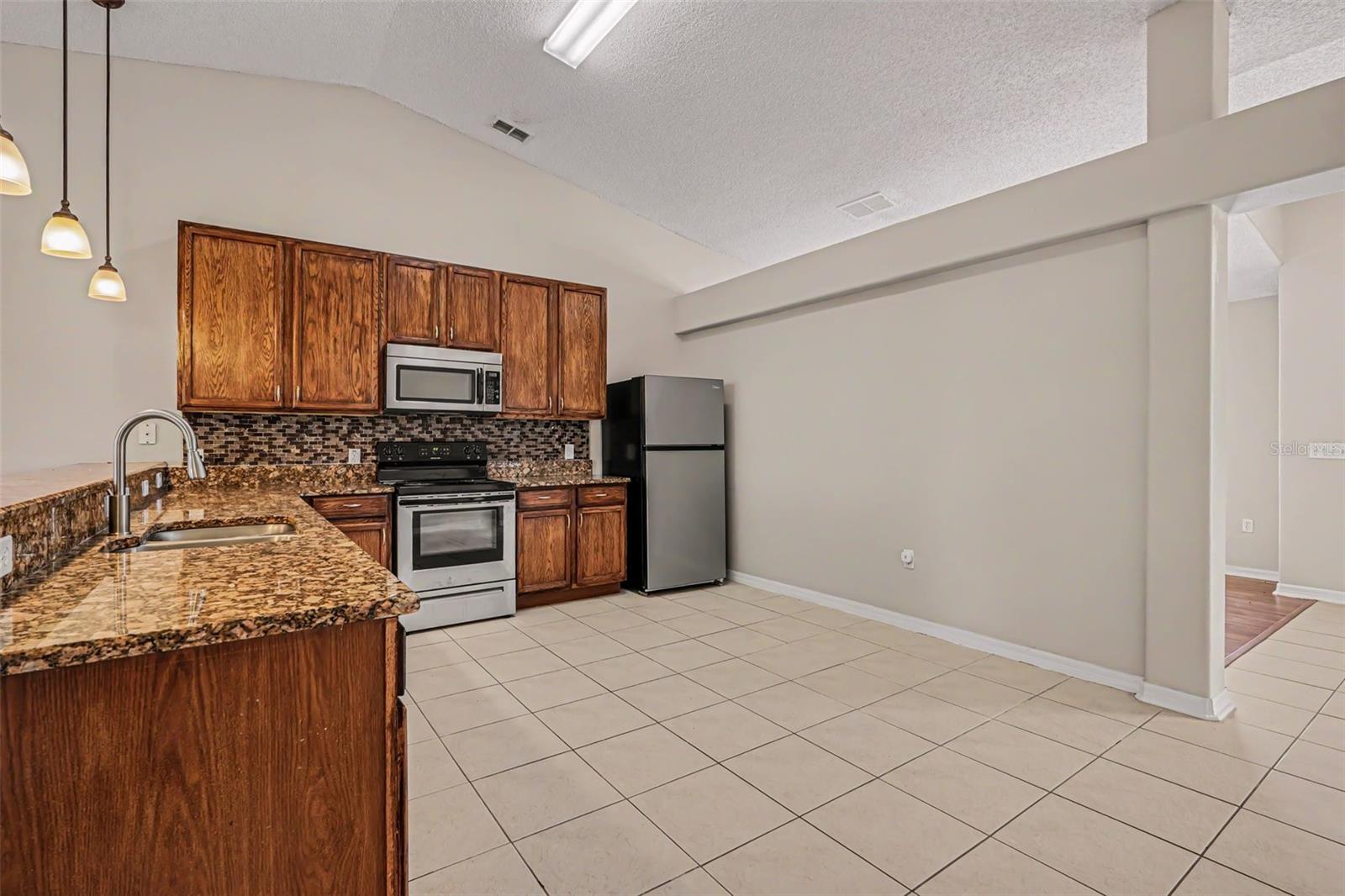 300 Kingfish Dr Property Photo 8