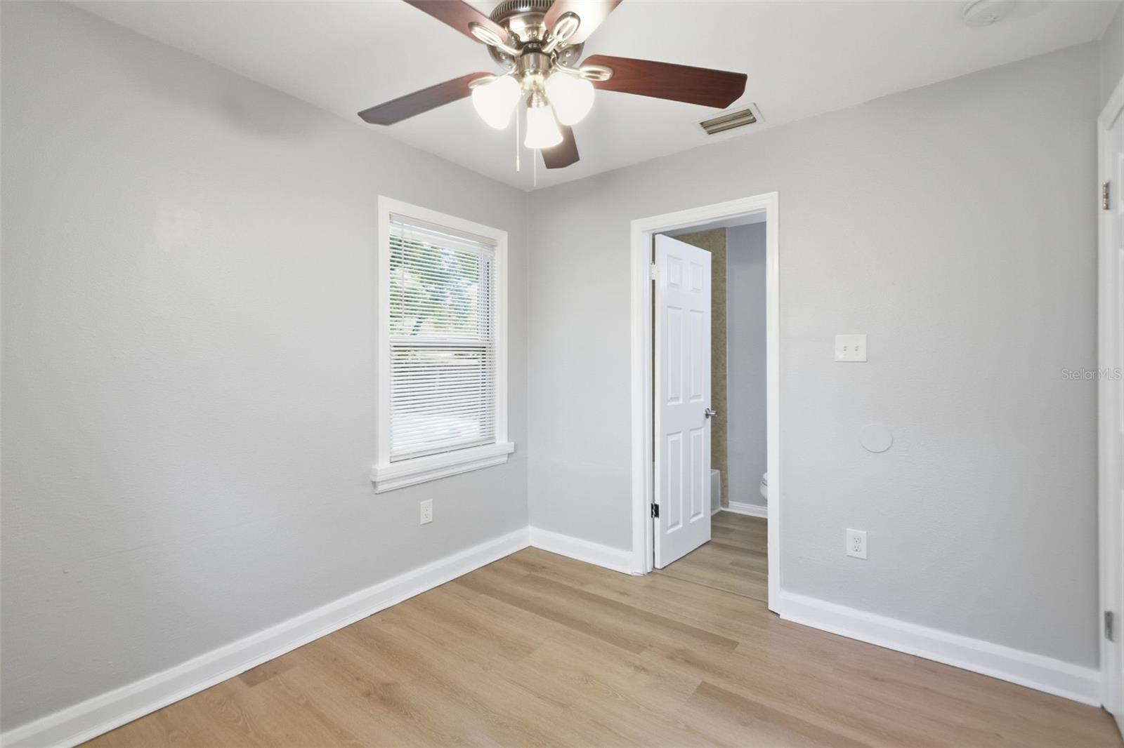 1416 E Mohawk Ave Property Photo 23