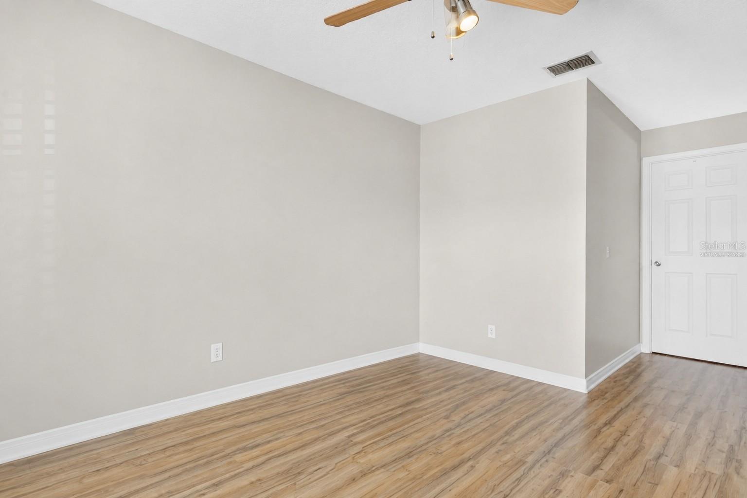 3930 Southpointe Dr #214 Property Photo 16