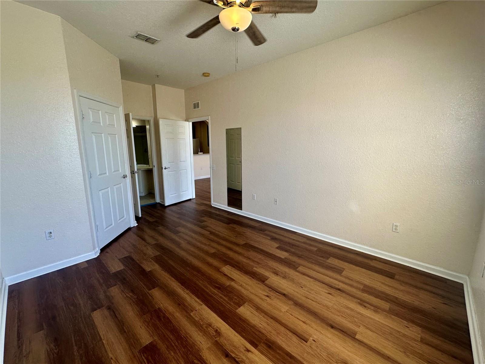 6402 Cava Alta Dr #410 Property Photo 5