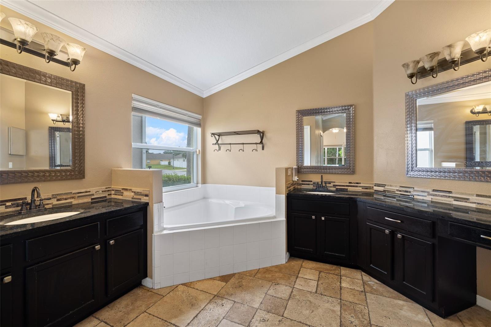16236 Deer Chase Loop Property Photo 17