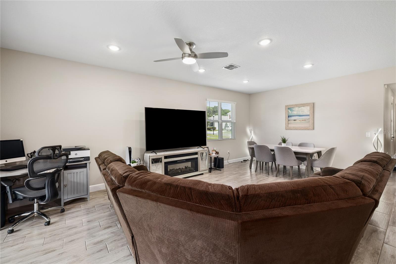 1060 River Otter Way Property Photo 5