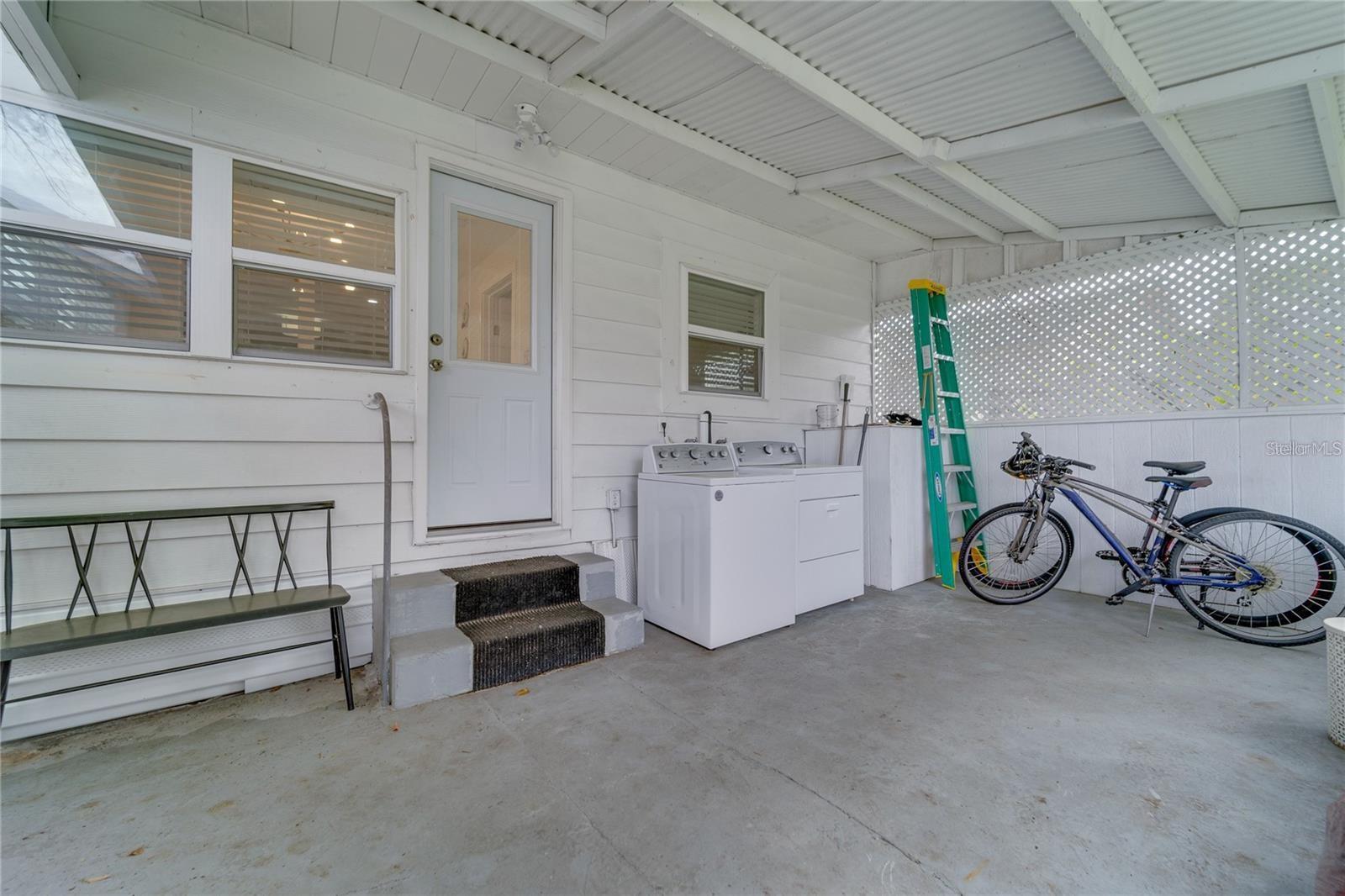 2410 Center Ave Property Photo 23