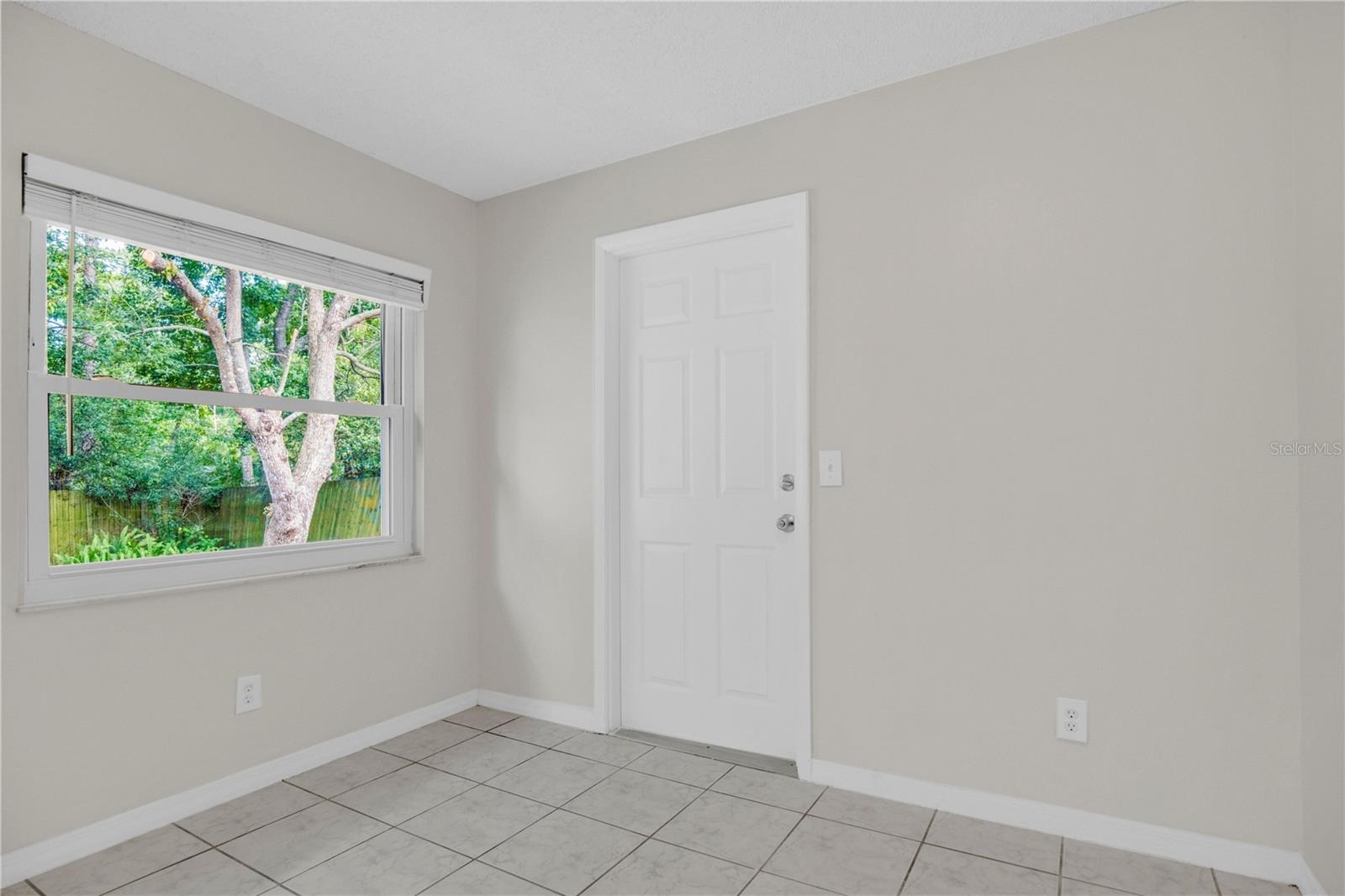 427 Elkwood Ln Property Photo 22