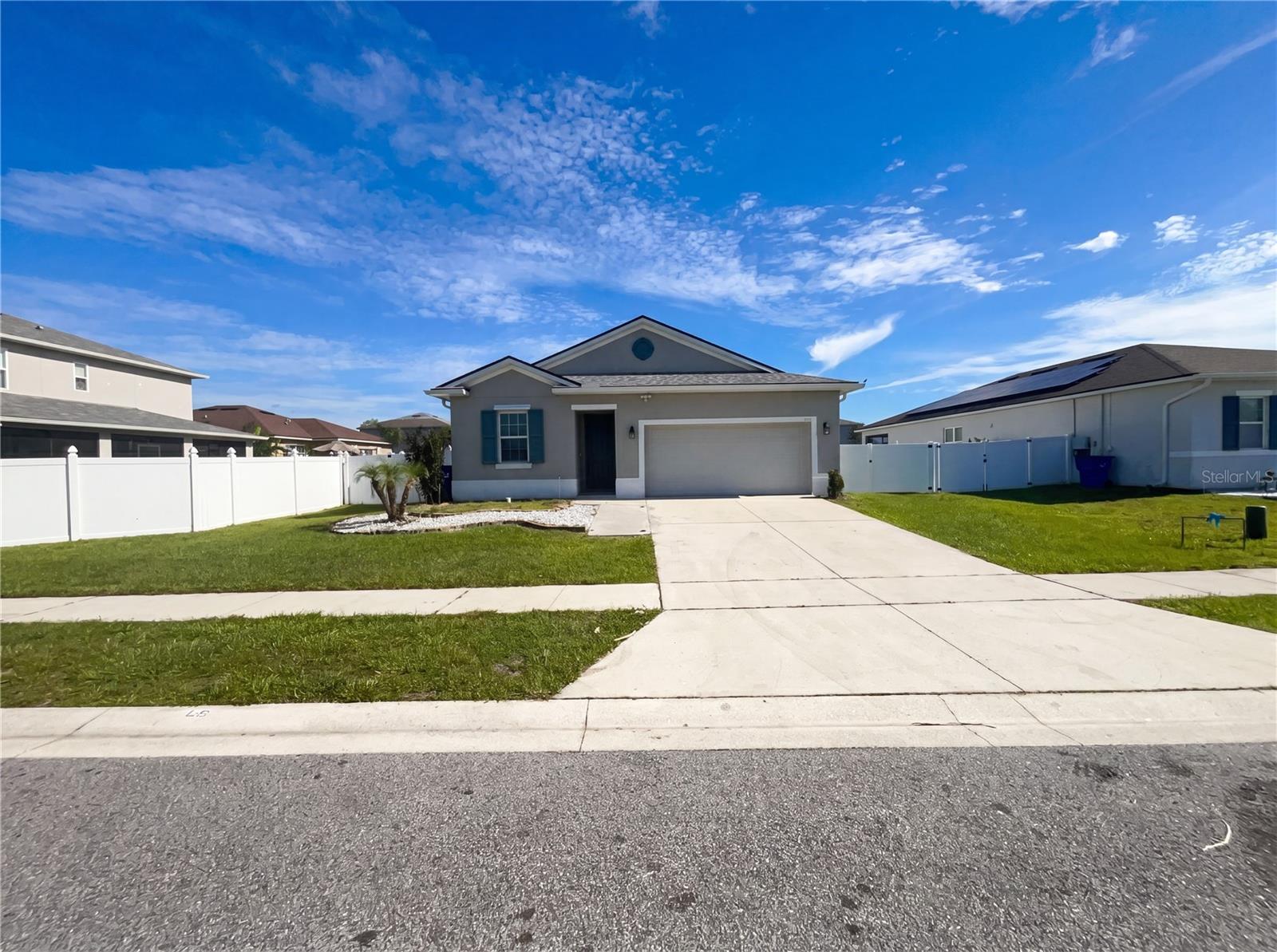 2526 W End Dr Property Photo 1
