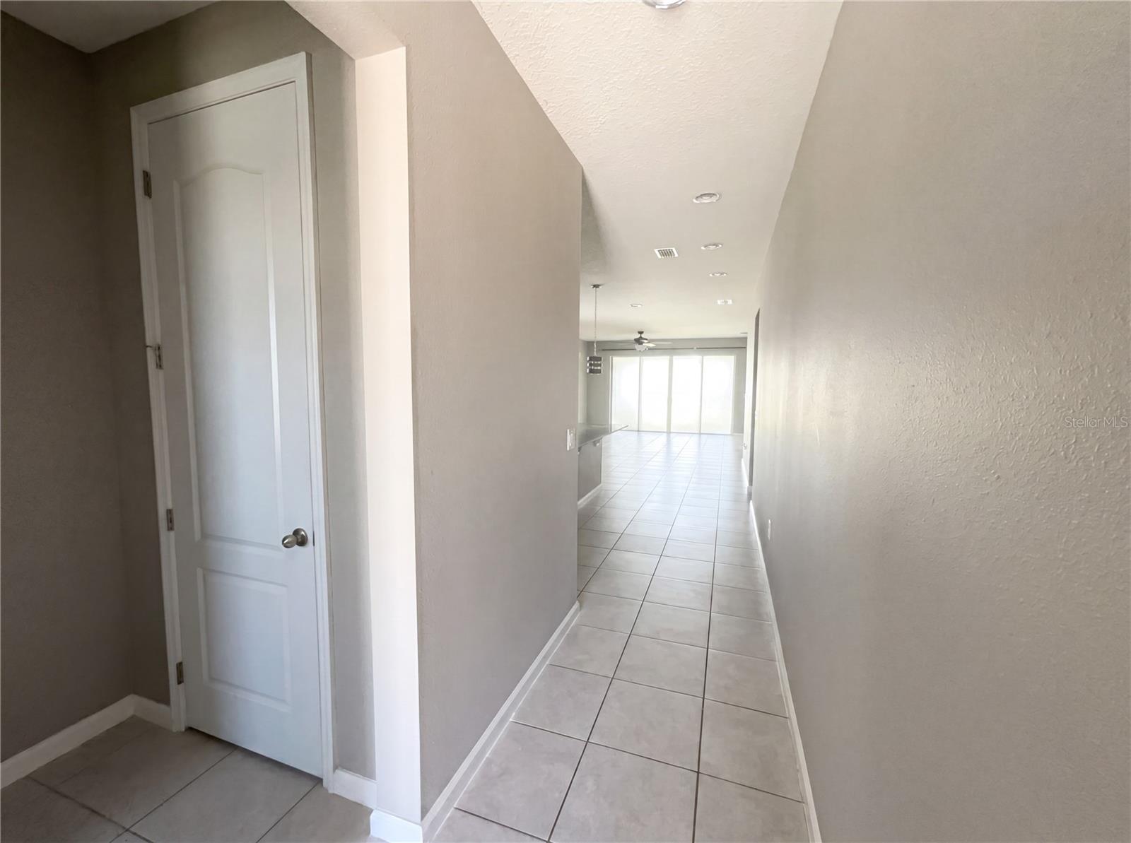 2526 W End Dr Property Photo 6