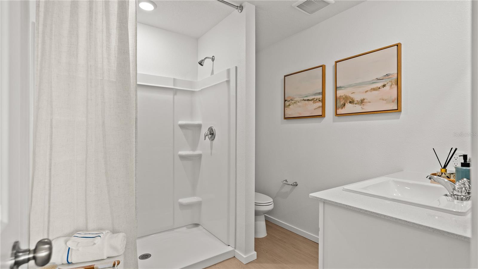 2686 Lasso Loop Property Photo 5