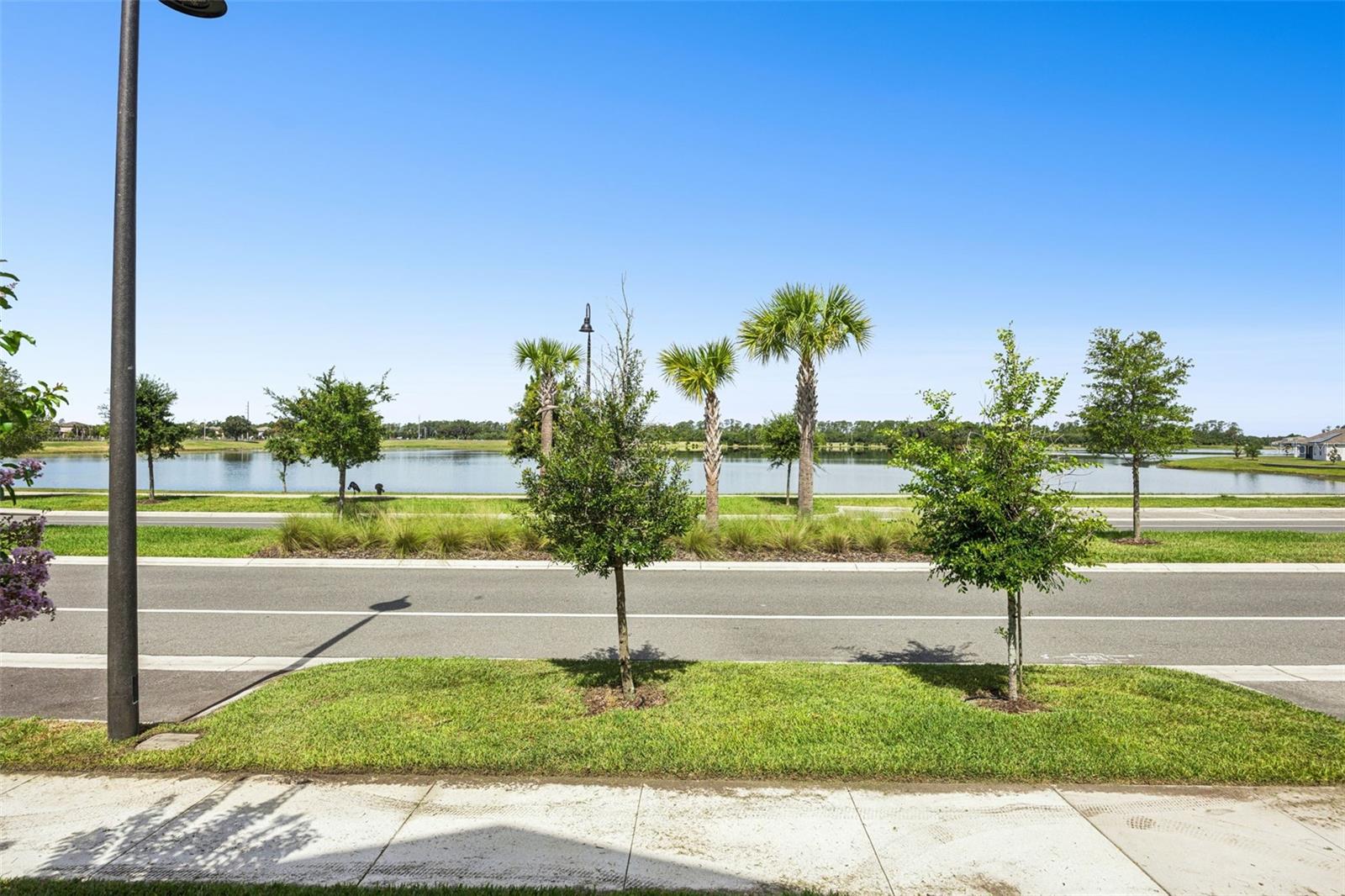 2975 Addison Blvd Property Photo 4