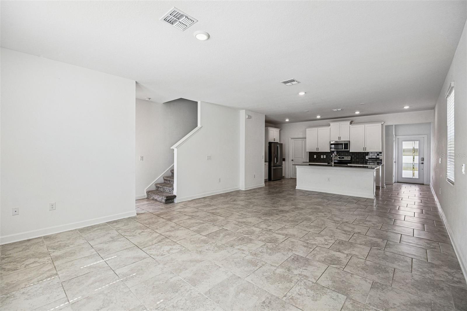 2975 Addison Blvd Property Photo 8
