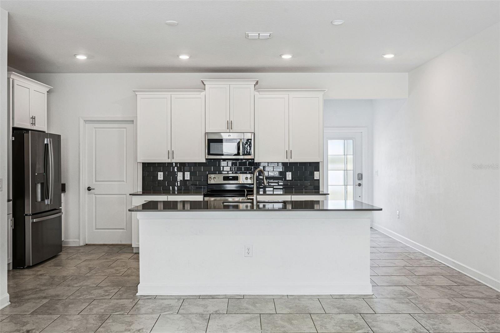 2975 Addison Blvd Property Photo 11