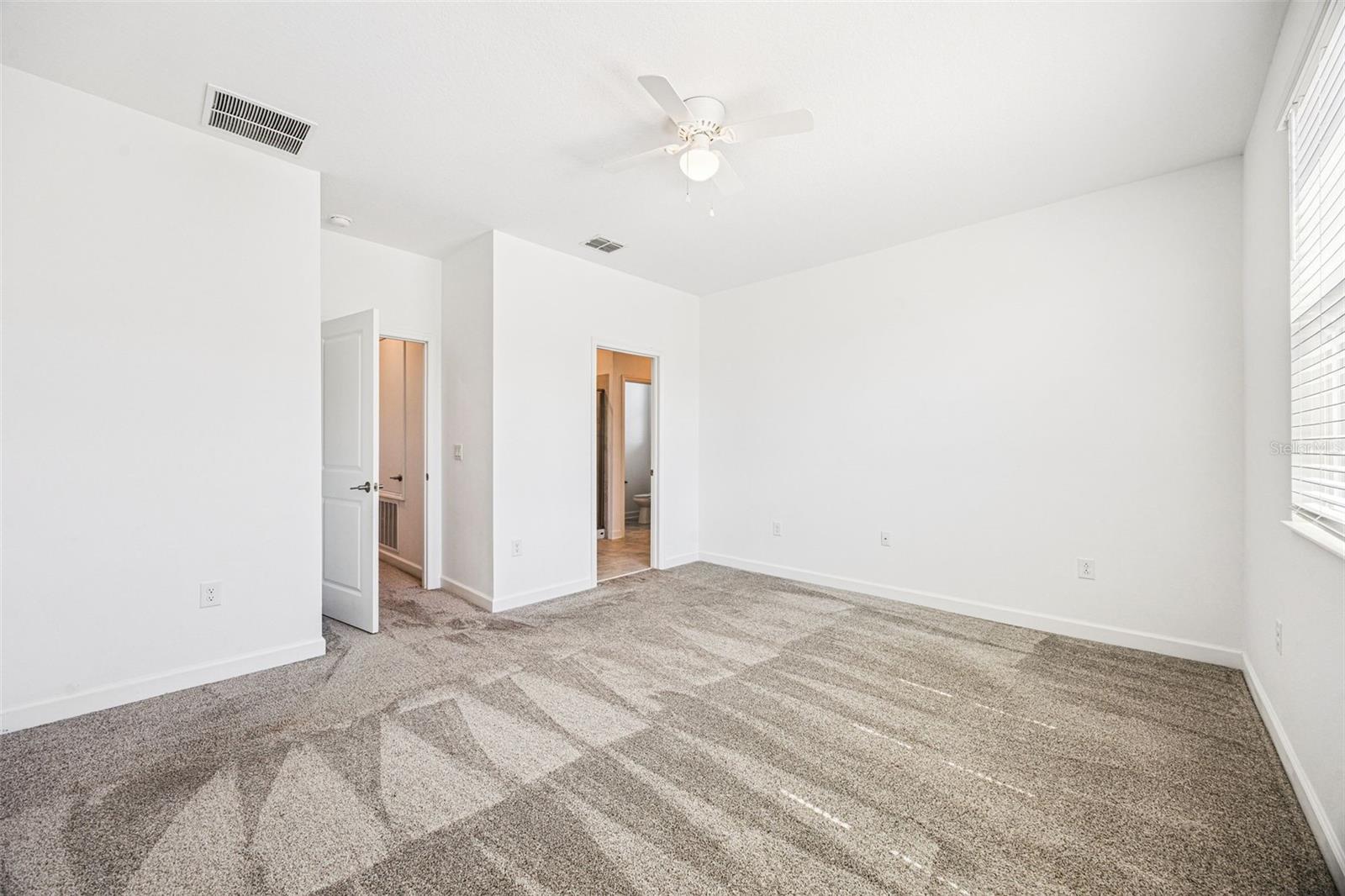 2975 Addison Blvd Property Photo 15