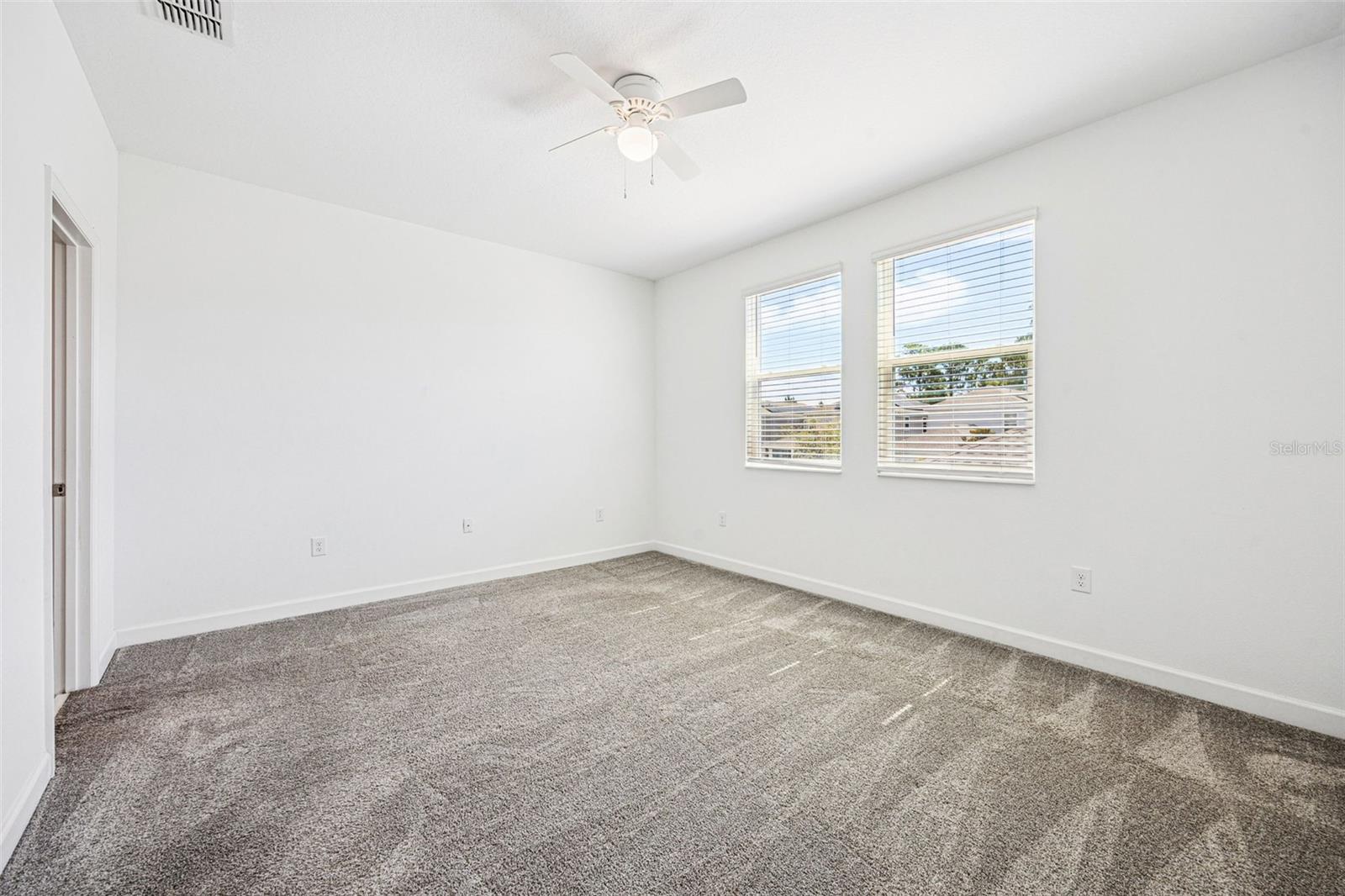 2975 Addison Blvd Property Photo 16