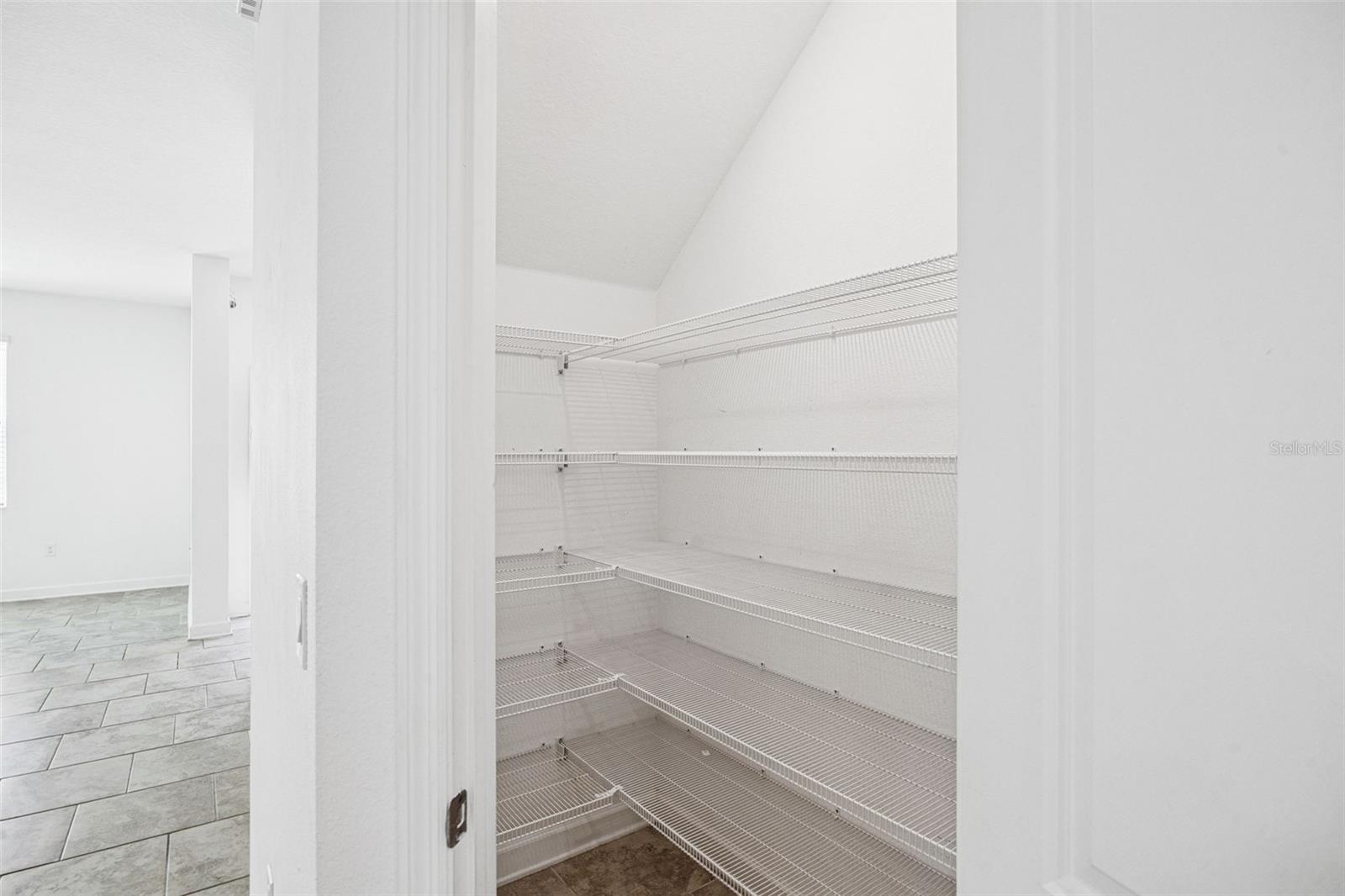 2975 Addison Blvd Property Photo 21