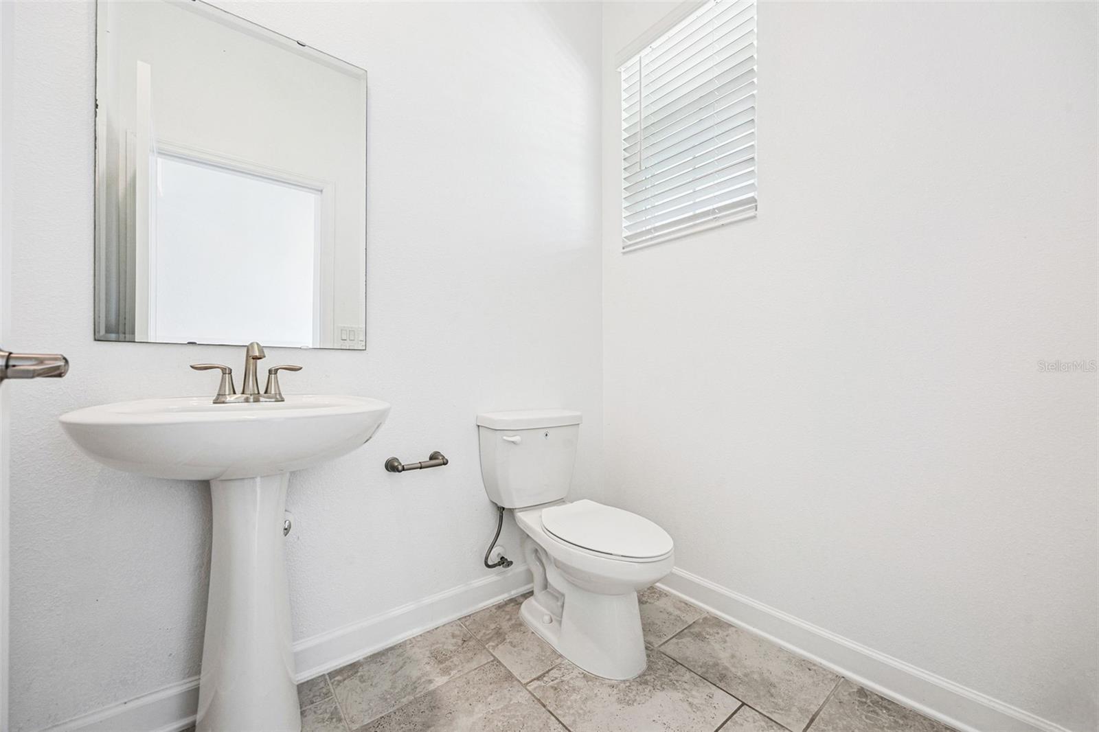 2975 Addison Blvd Property Photo 23