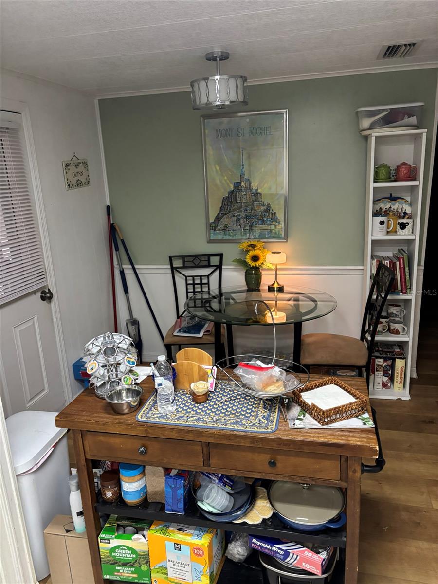 3438 Banberry Cir #1790 Property Photo 6