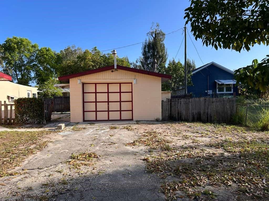 O6415822 Property Photo 5