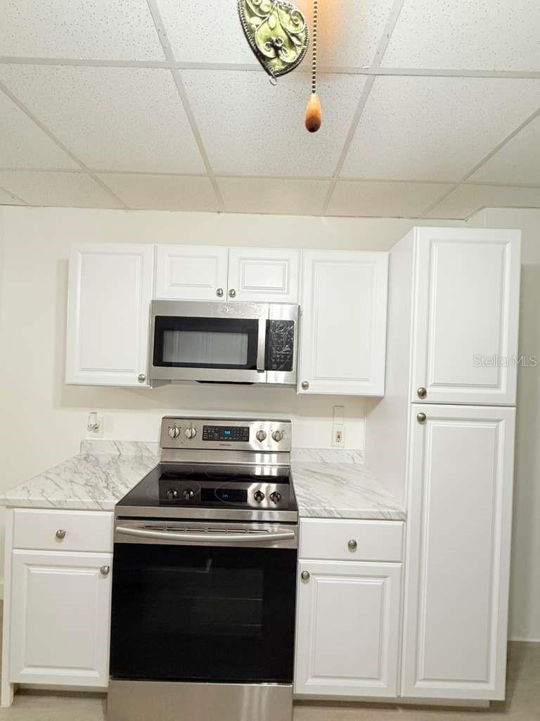 O6415822 Property Photo 9