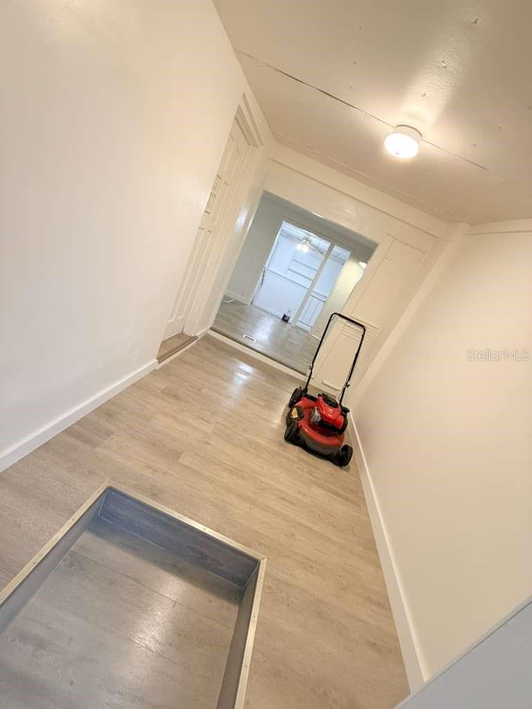 O6415822 Property Photo 10