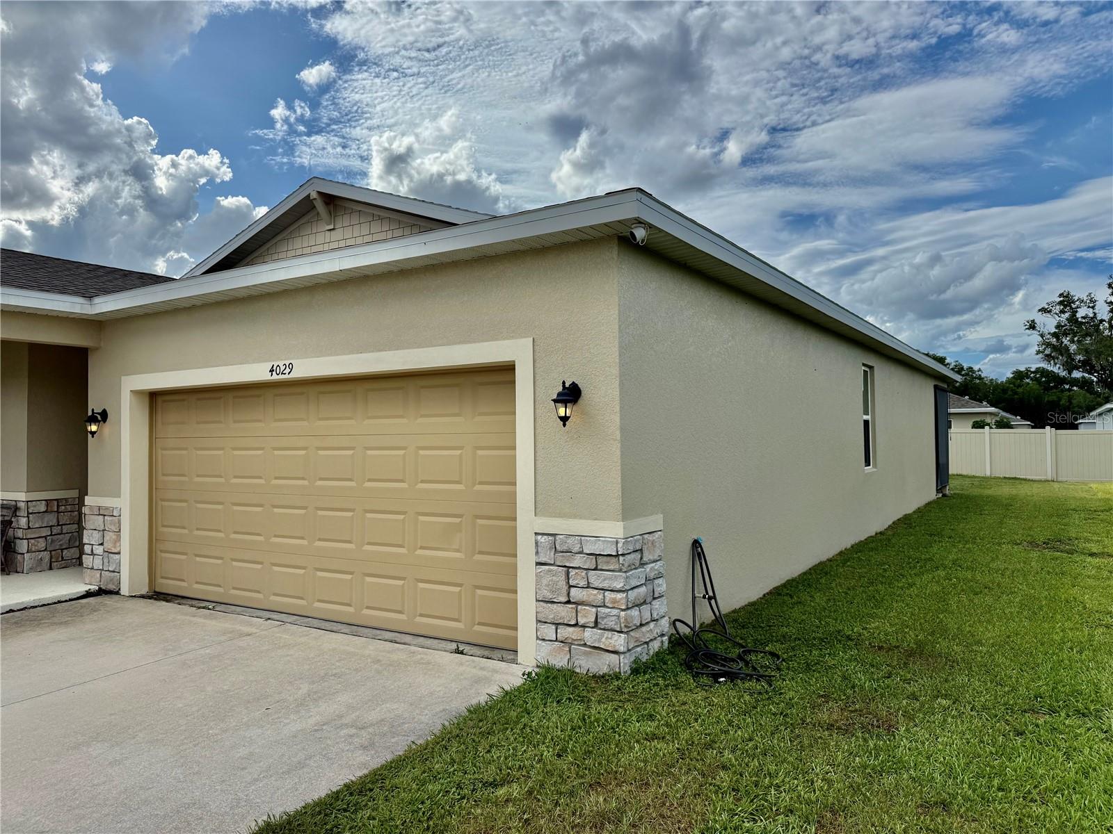 4029 Mayhill Loop Property Photo 4