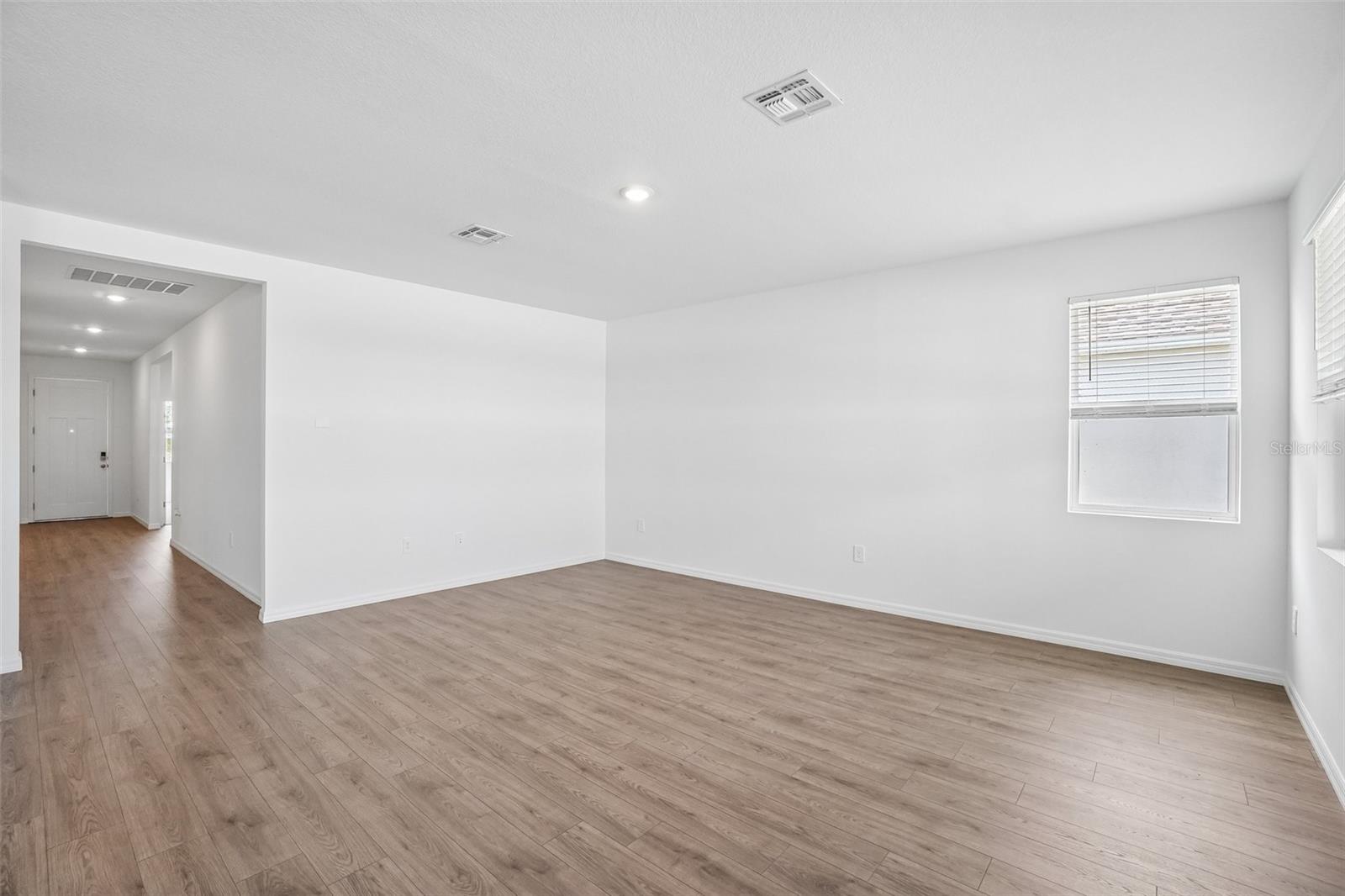 4660 Barberry Ave Property Photo 4