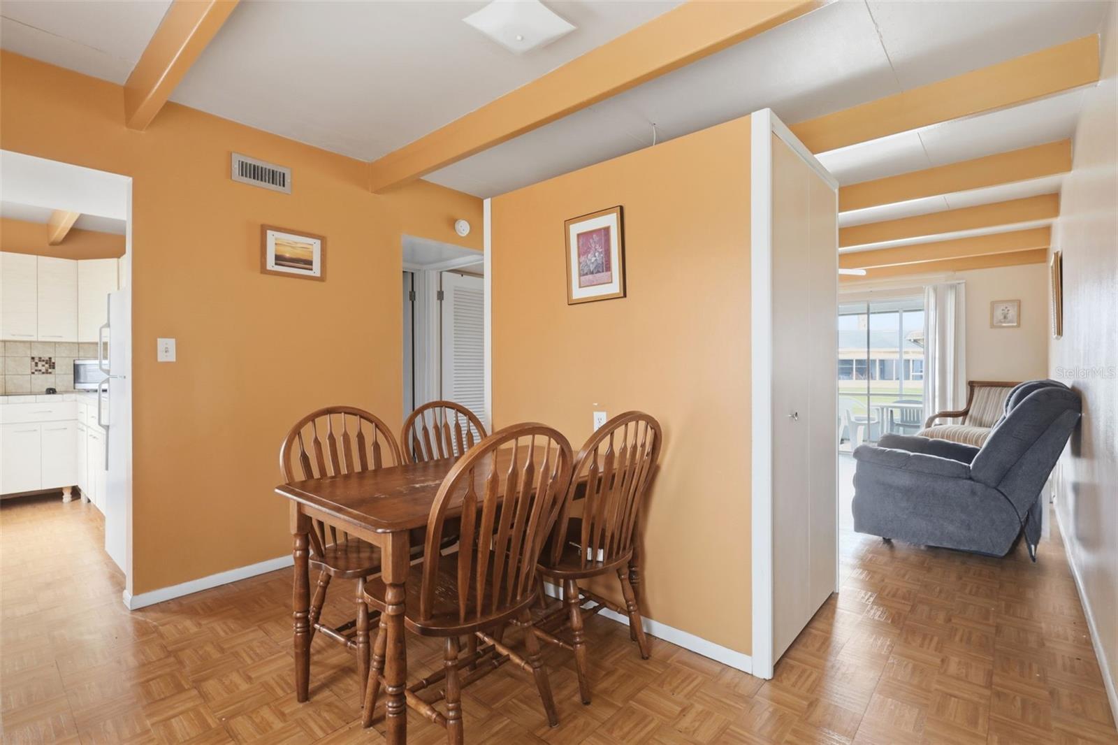 2629 Club Cir #2629 Property Photo 8