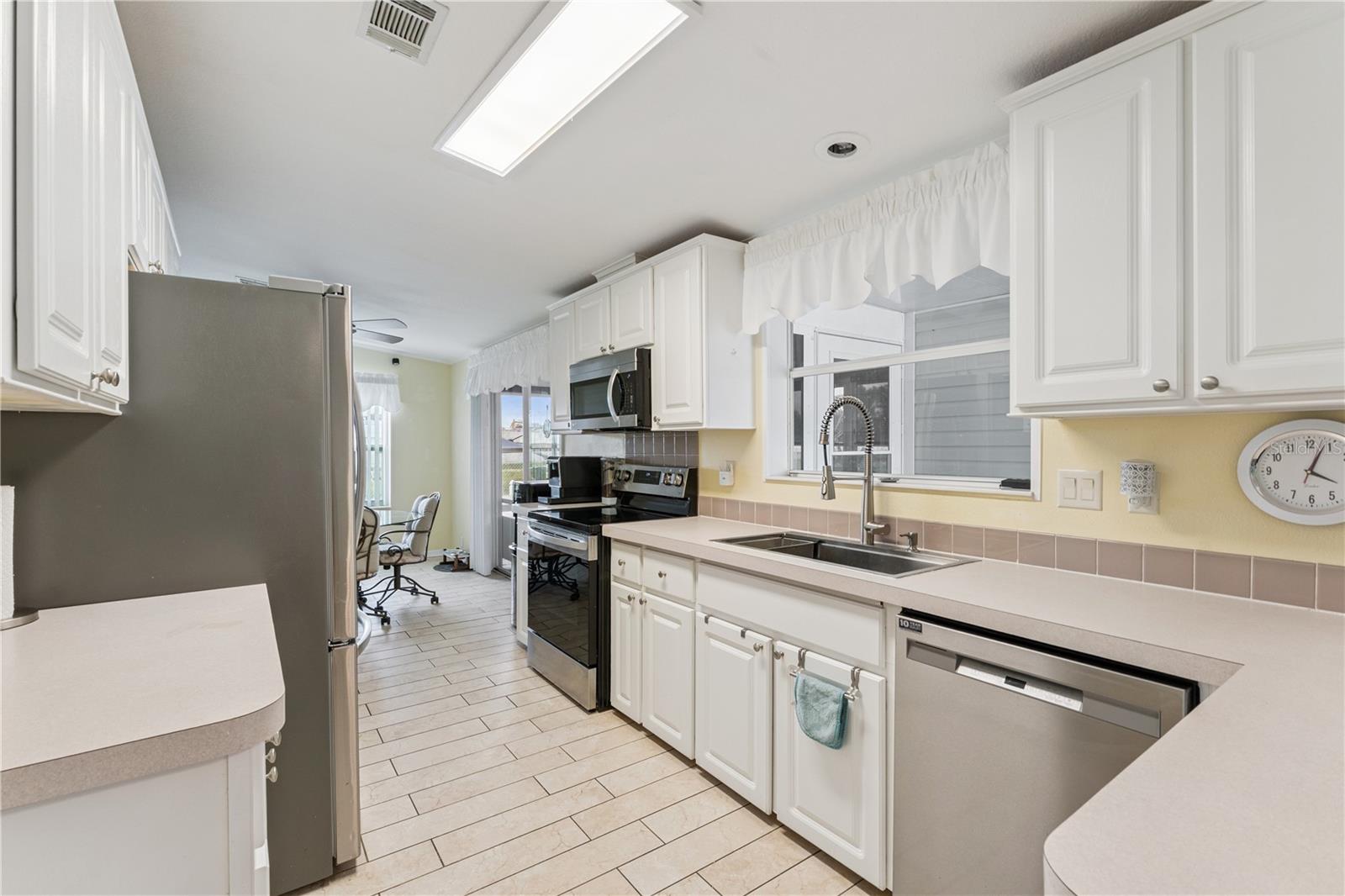 2473 Independence Ln Property Photo 10