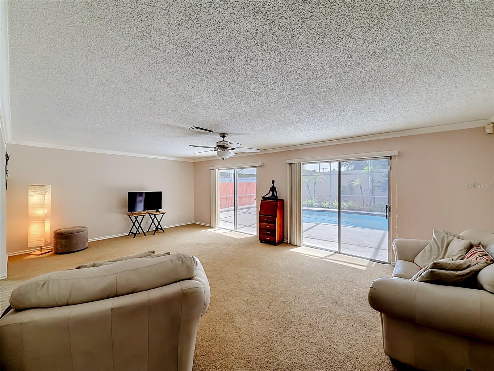 5020 The Oaks Cir Property Photo 7