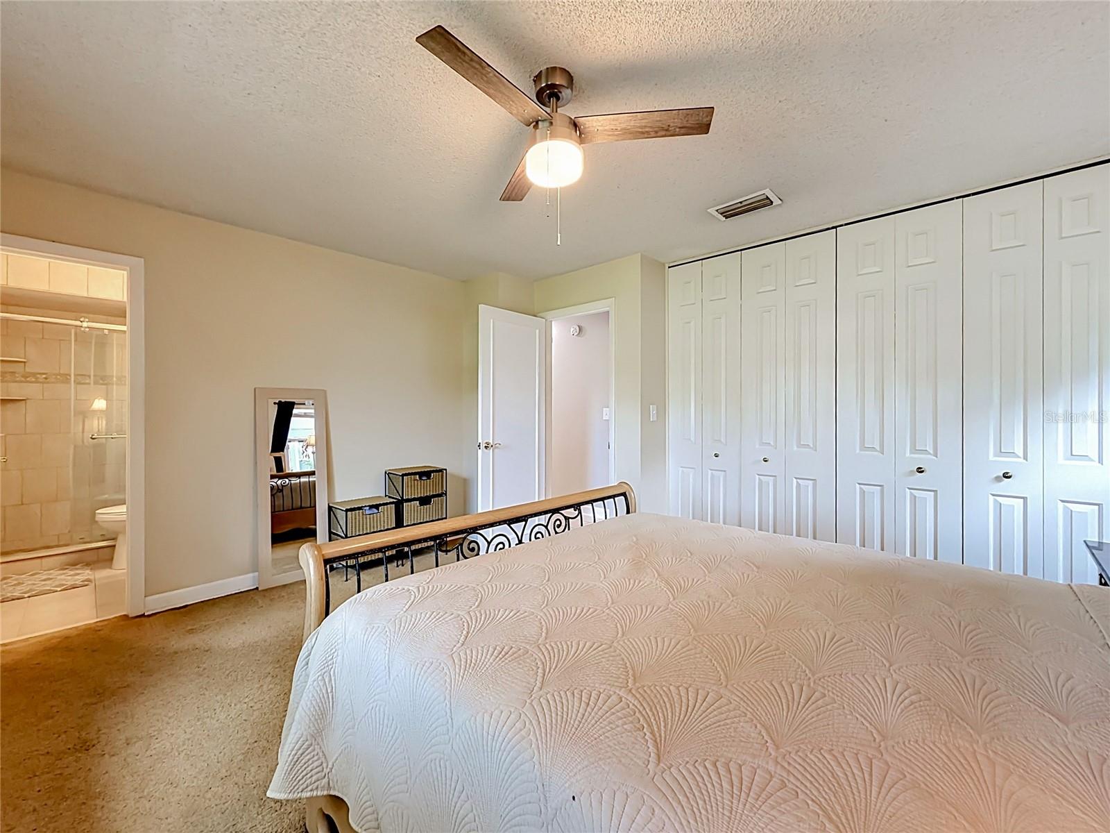 5020 The Oaks Cir Property Photo 24