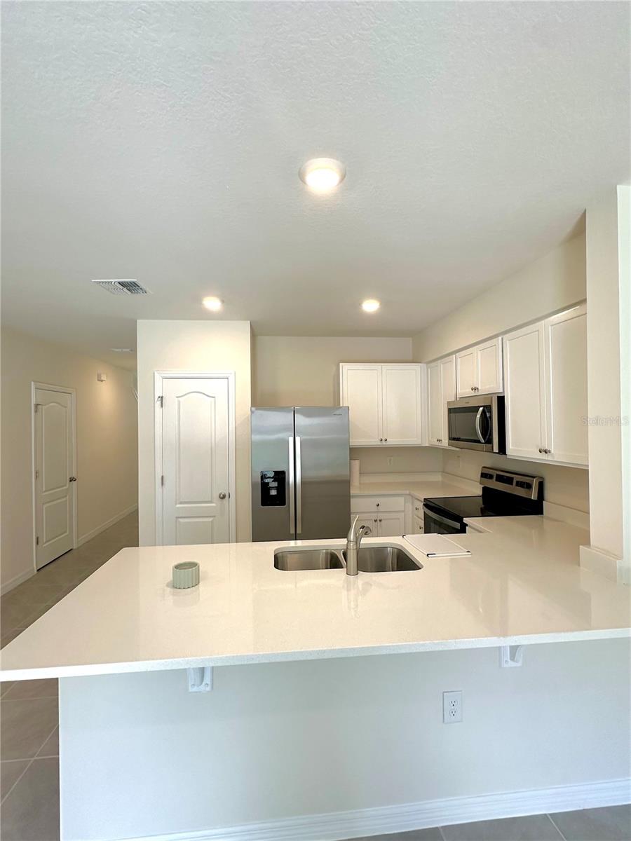 2349 Penguin Blvd Property Photo 4