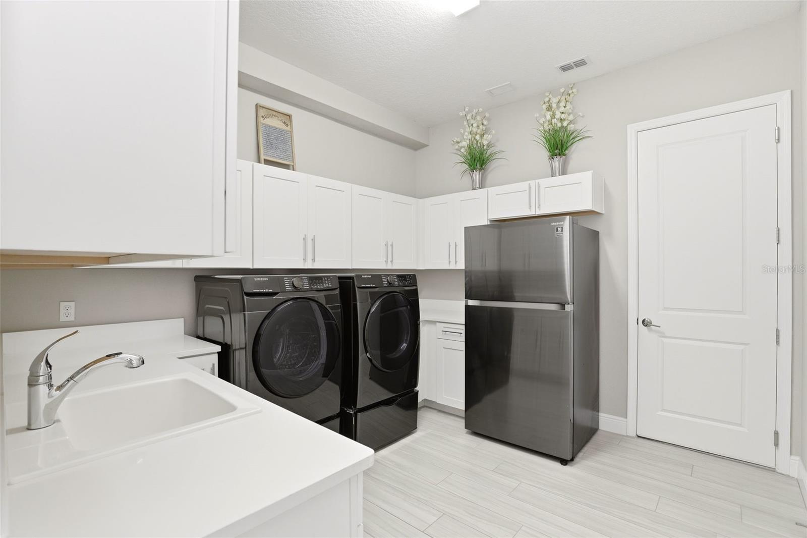 3851 Grassland Loop Property Photo 40