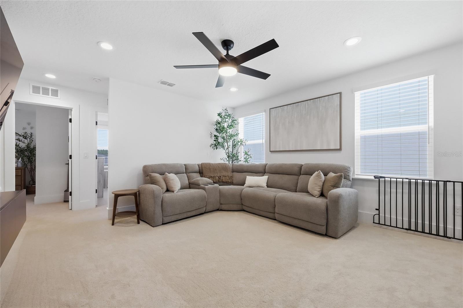 1663 Crowncrest Dr Property Photo 31