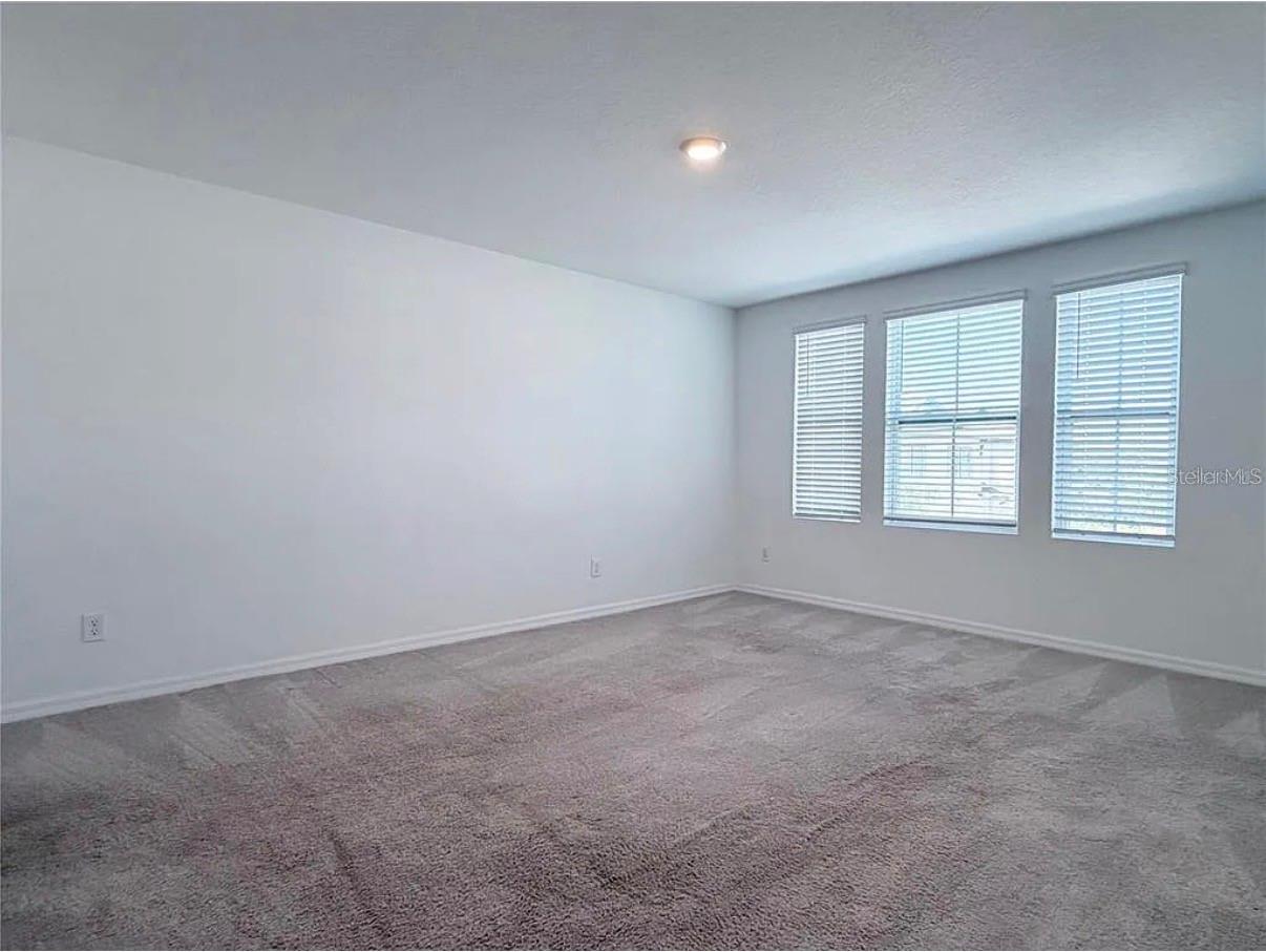 1542 Discovery St Property Photo 8
