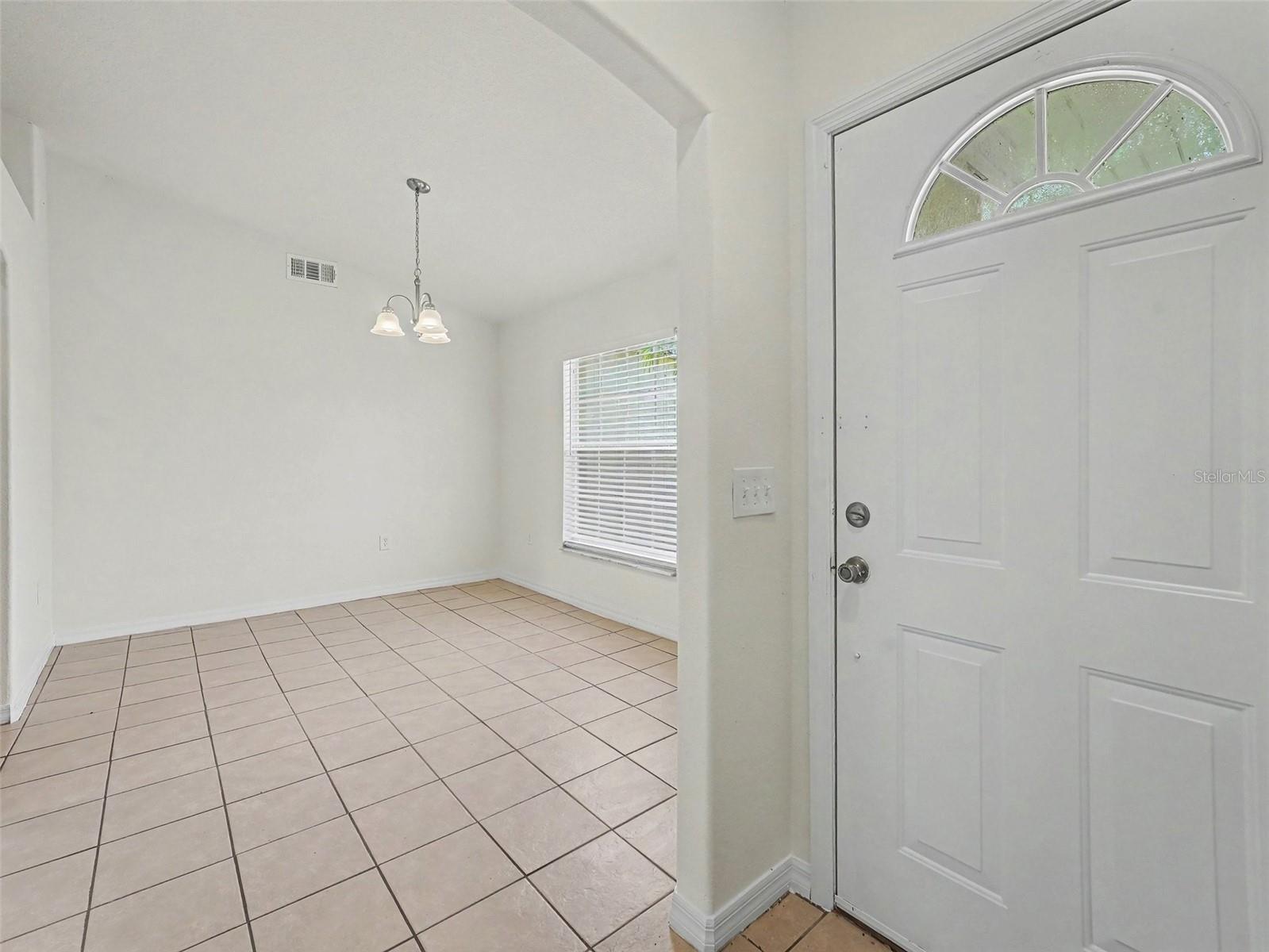 521 Eagle Ct Property Photo 4