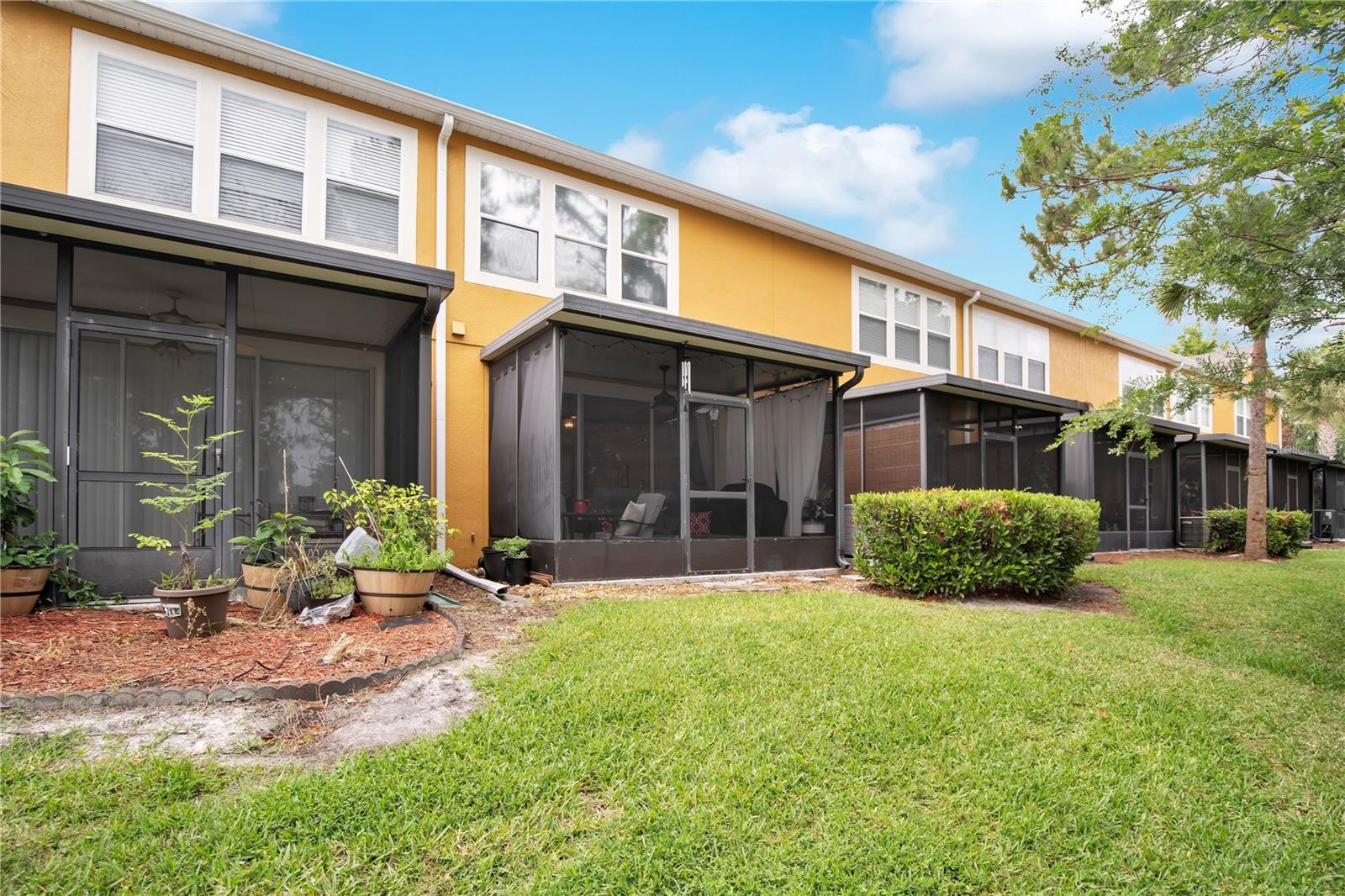 O6415959 Property Photo 6