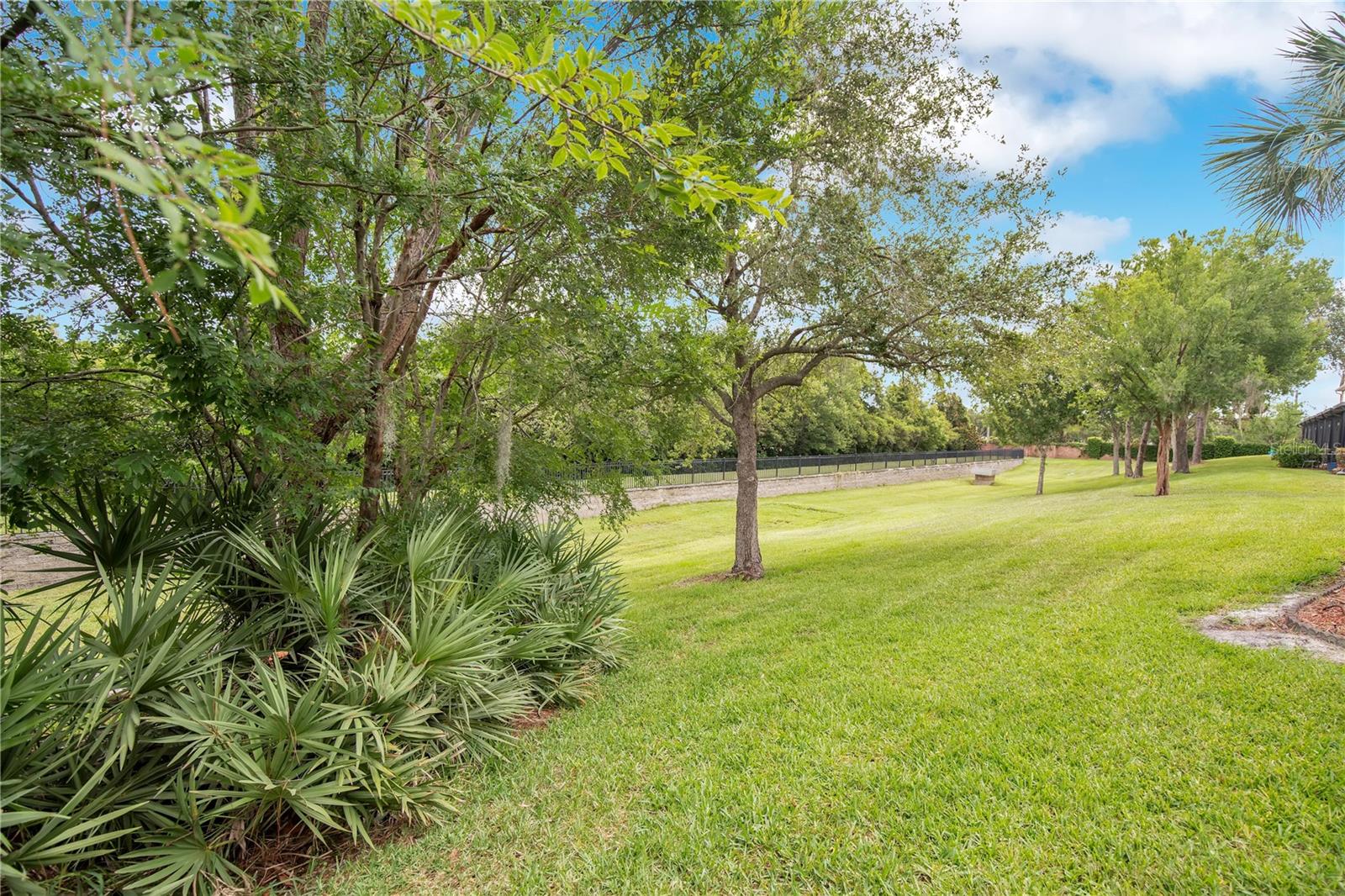O6415959 Property Photo 17