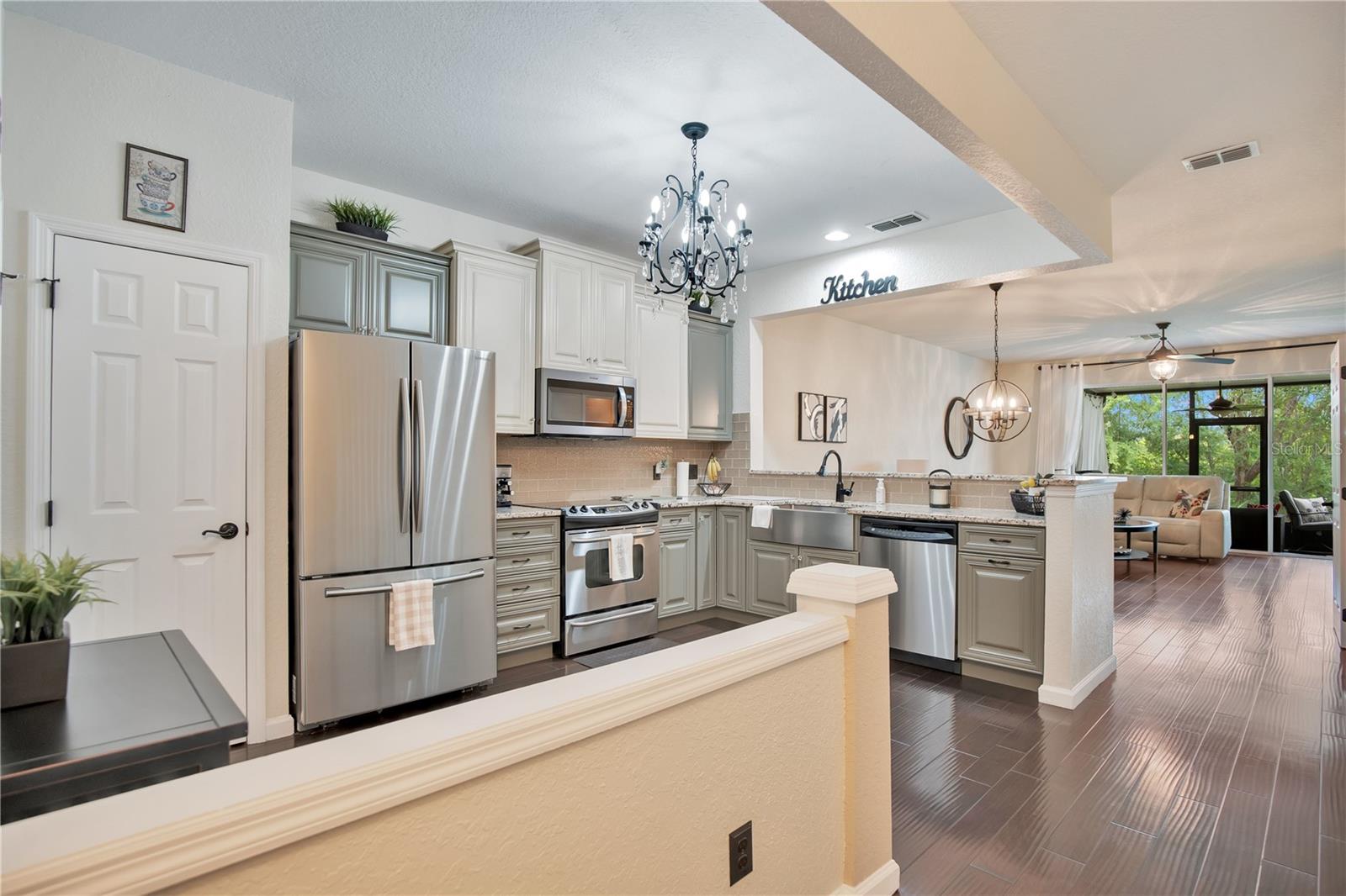 O6415959 Property Photo 21