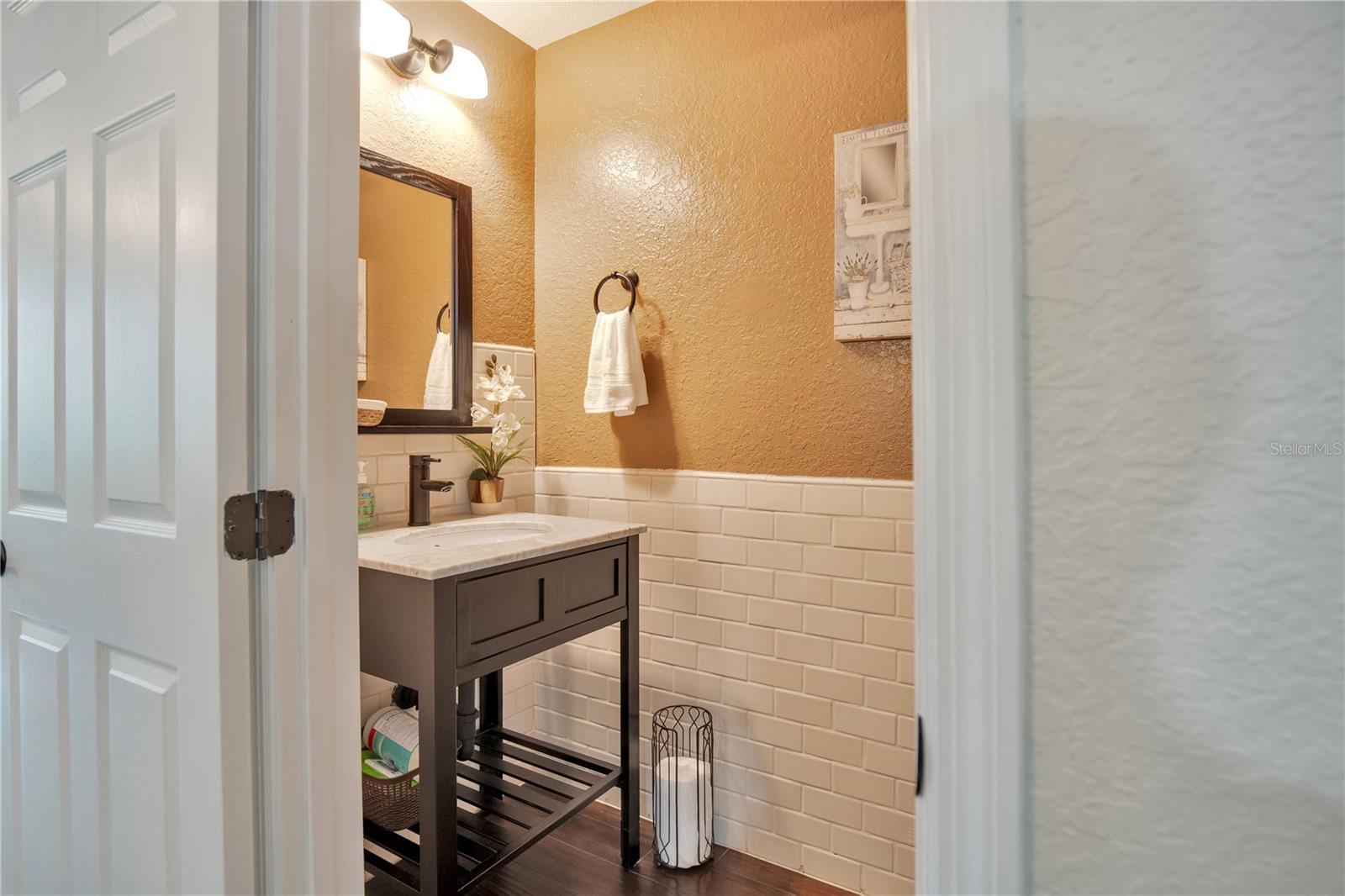 O6415959 Property Photo 28