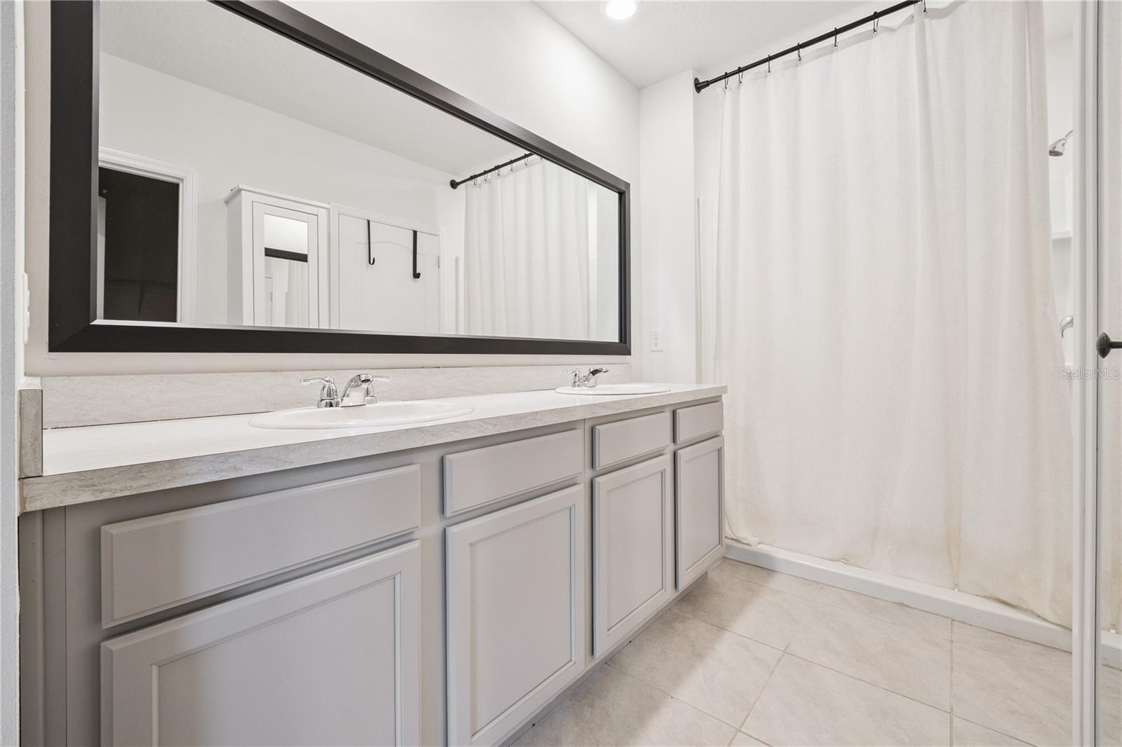 2698 Rowan St Property Photo 11