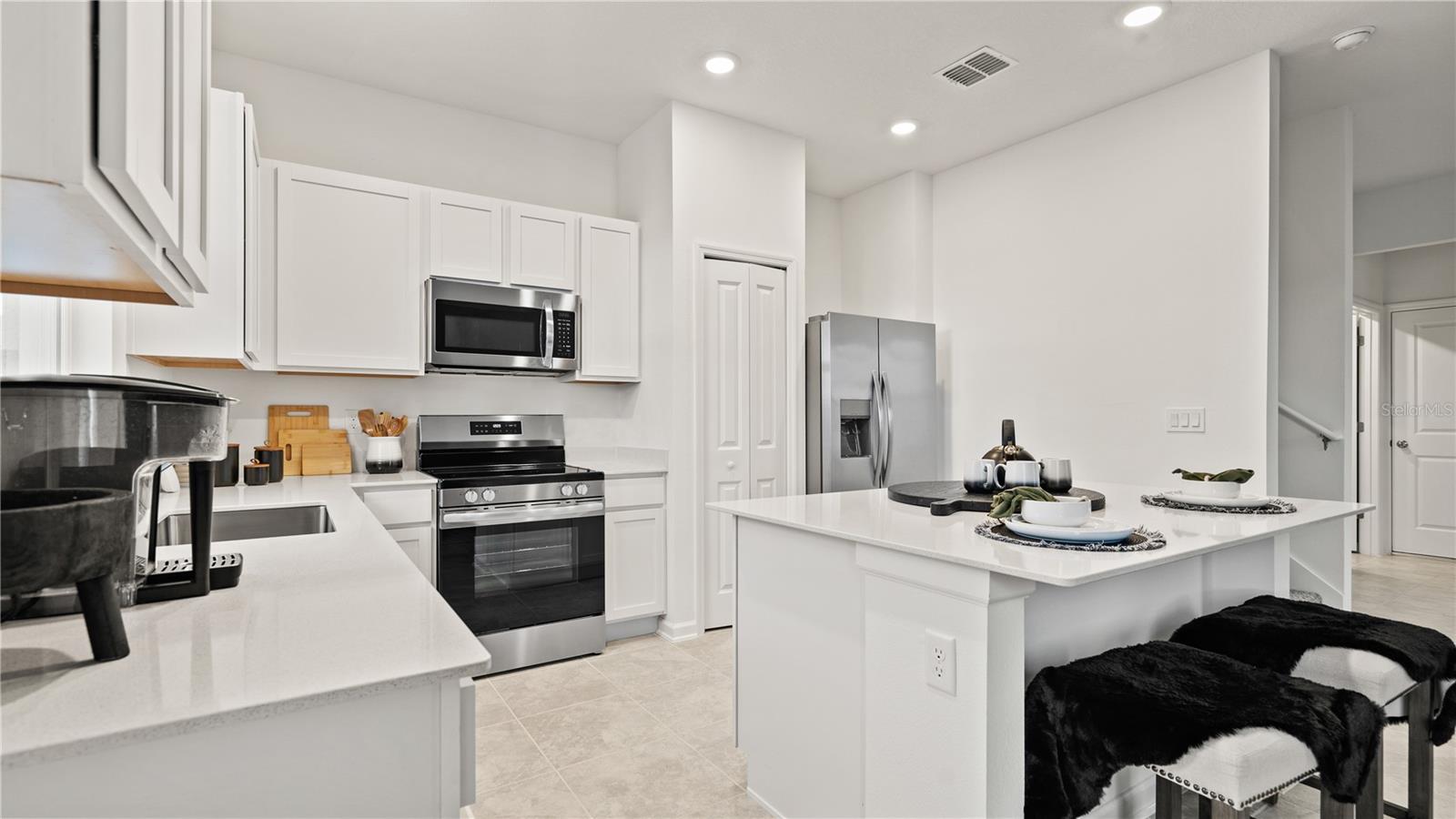 3260 Namaste Dr Property Photo 2