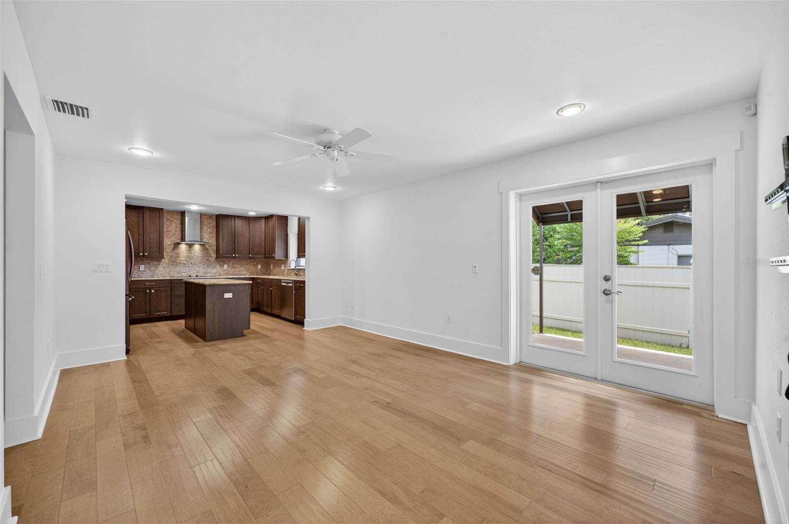 1265 Arlington Pl Property Photo 11