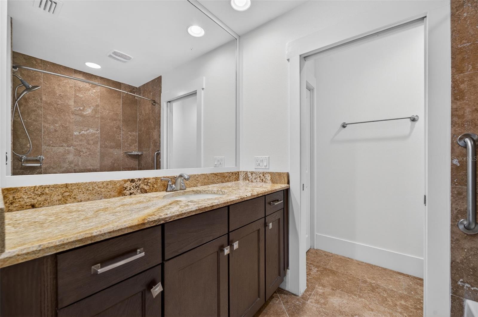 1265 Arlington Pl Property Photo 30