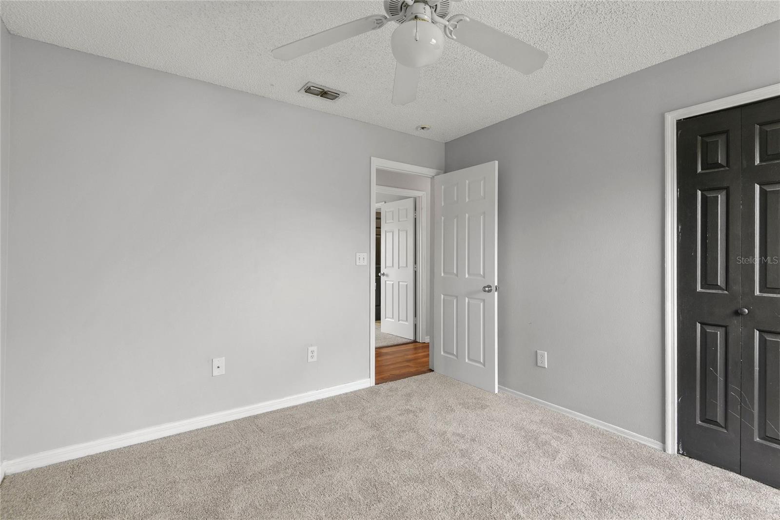 301 S Capen Ave Property Photo 14